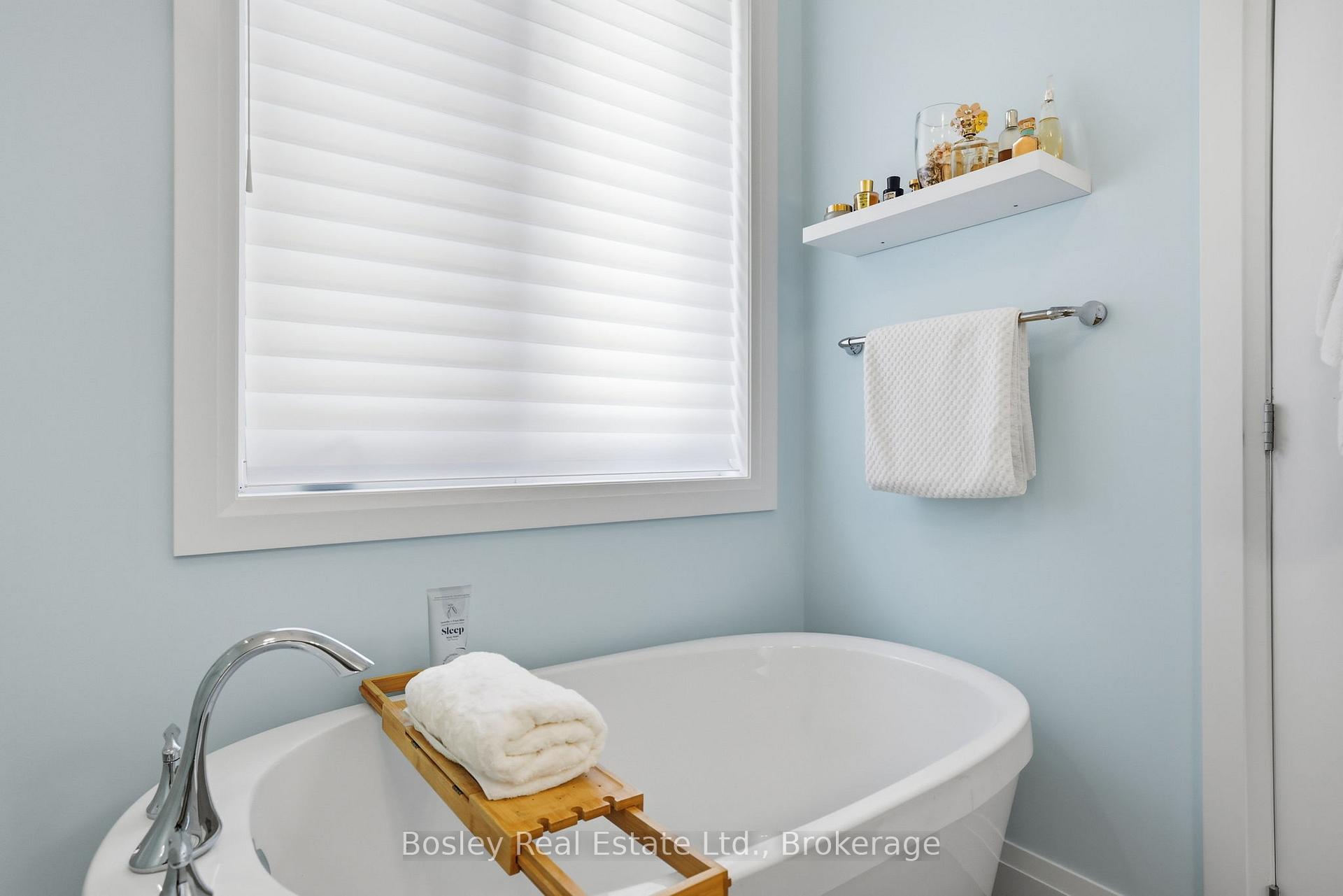 Photo 24 of 115 Black Willow Crescent, Blue Mountains — HOMEH