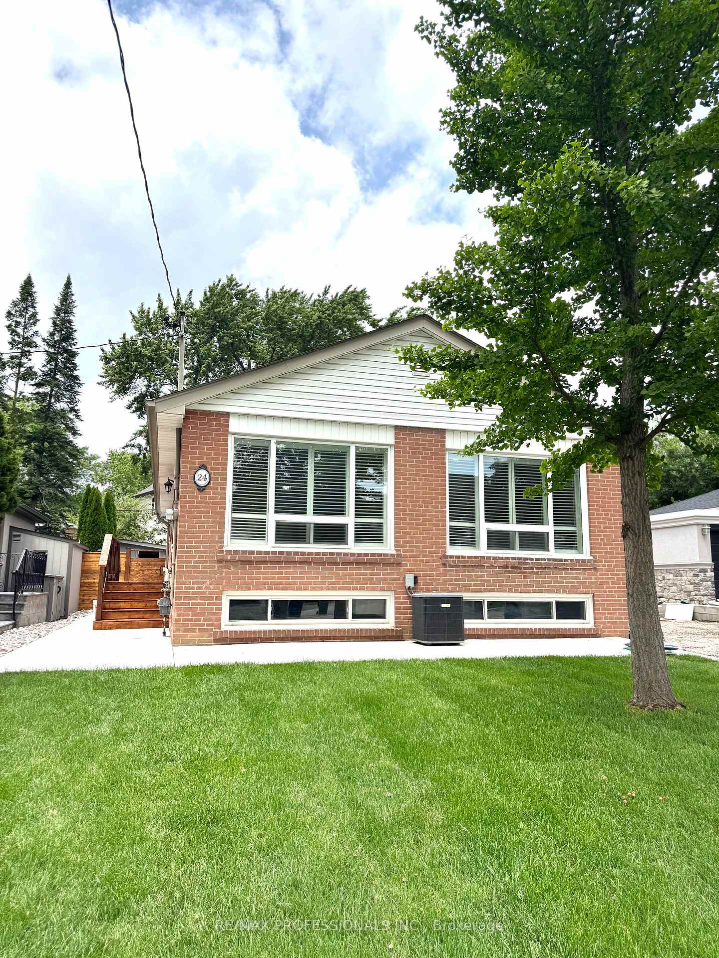 Photo 1 of Unit BSMT, 24 Millburn Drive, Etobicoke, Eringate-Centennial-West Deane — HOMEH
