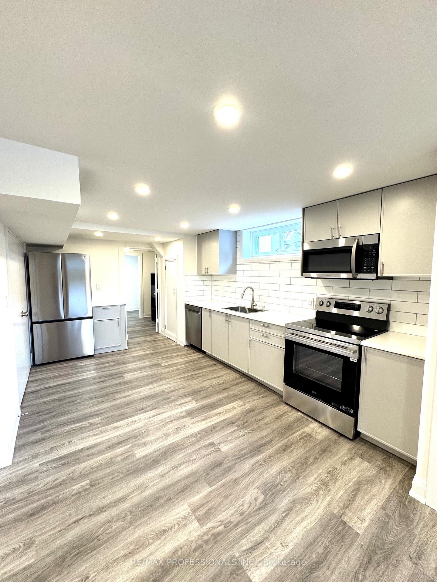 Photo 2 of Unit BSMT, 24 Millburn Drive, Etobicoke, Eringate-Centennial-West Deane — HOMEH