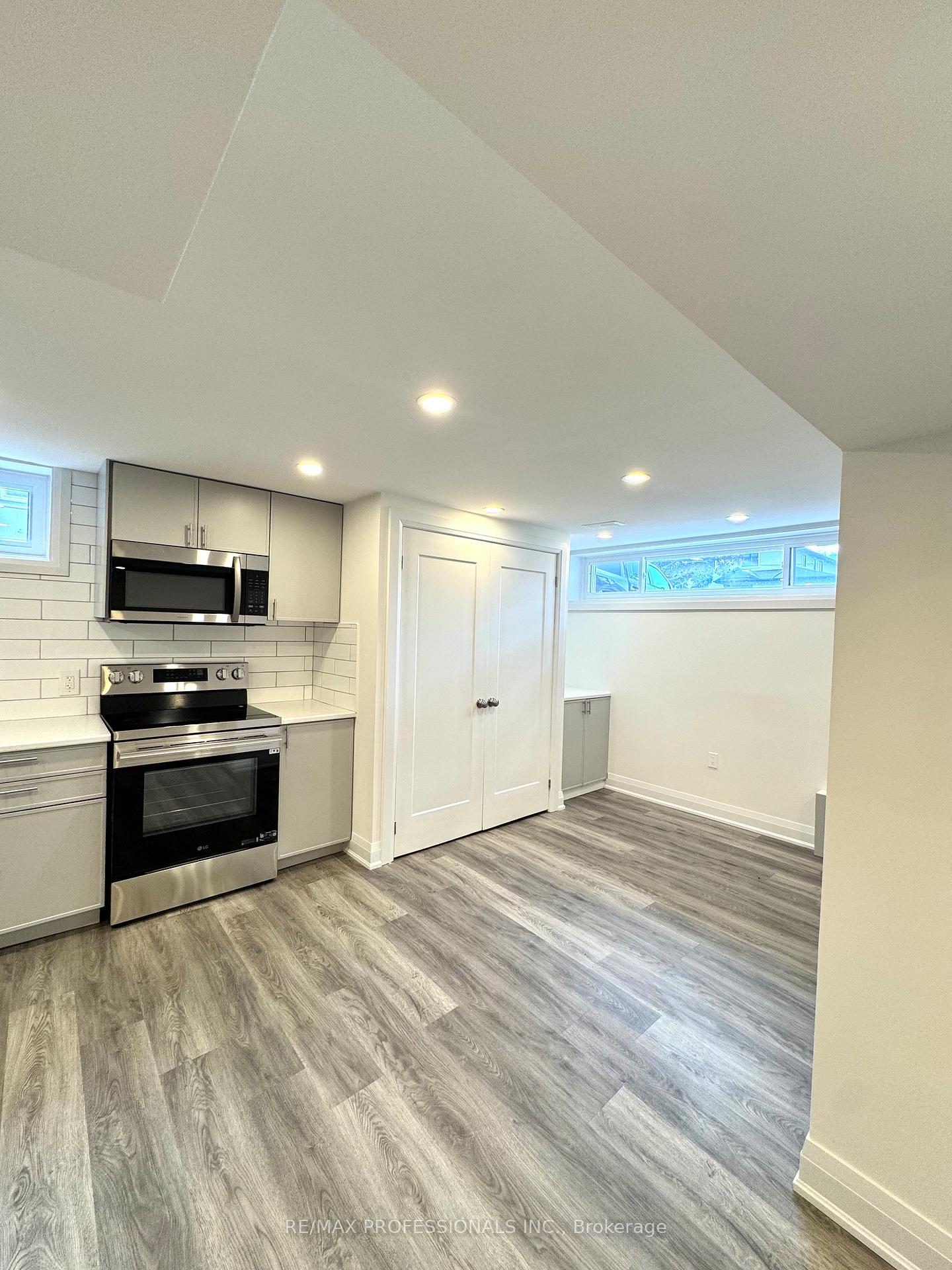 Photo 6 of Unit BSMT, 24 Millburn Drive, Etobicoke, Eringate-Centennial-West Deane — HOMEH