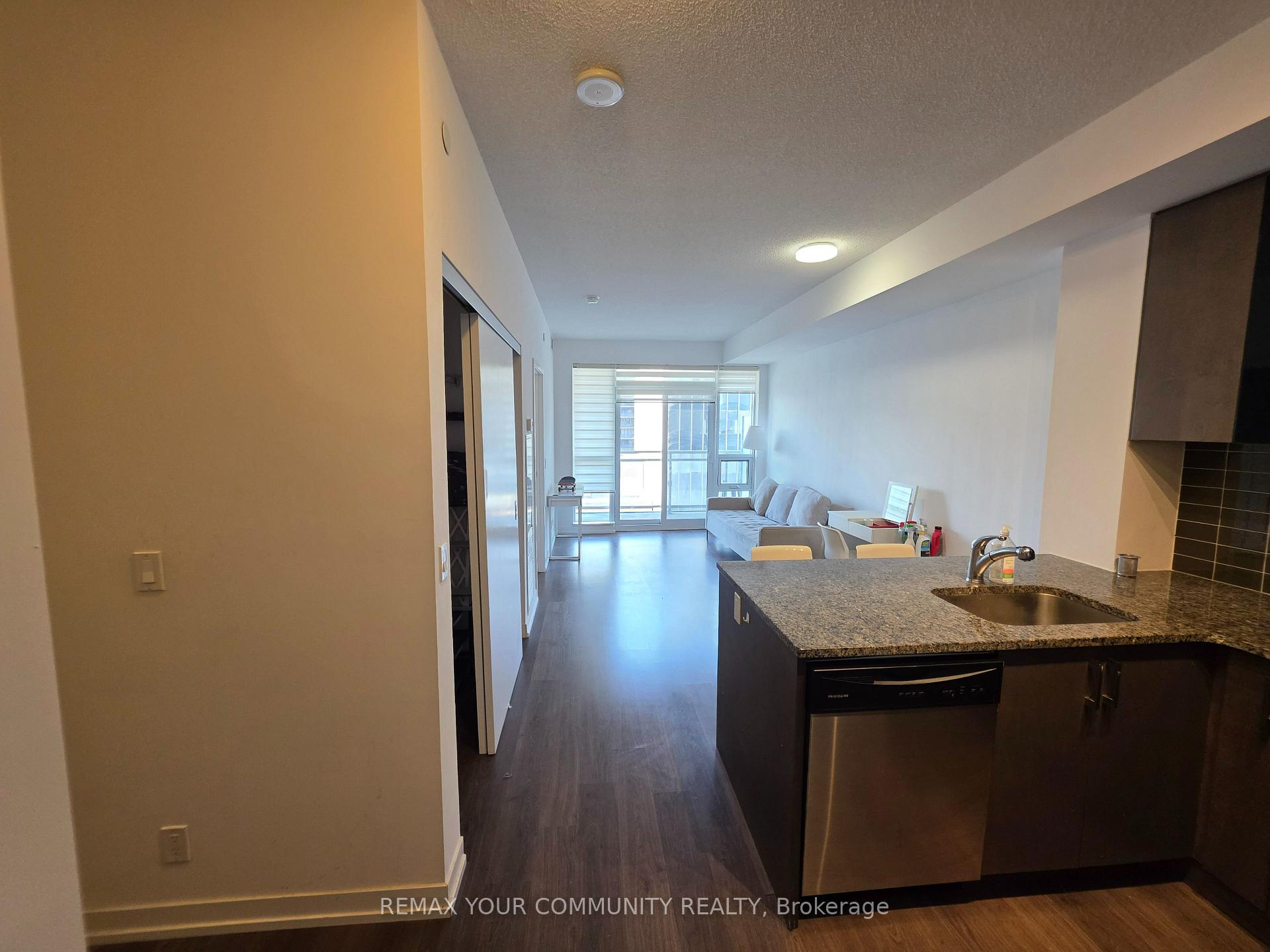 Photo 2 of Unit 1004, 89 Dunfield Avenue, Toronto, Mount Pleasant West — HOMEH