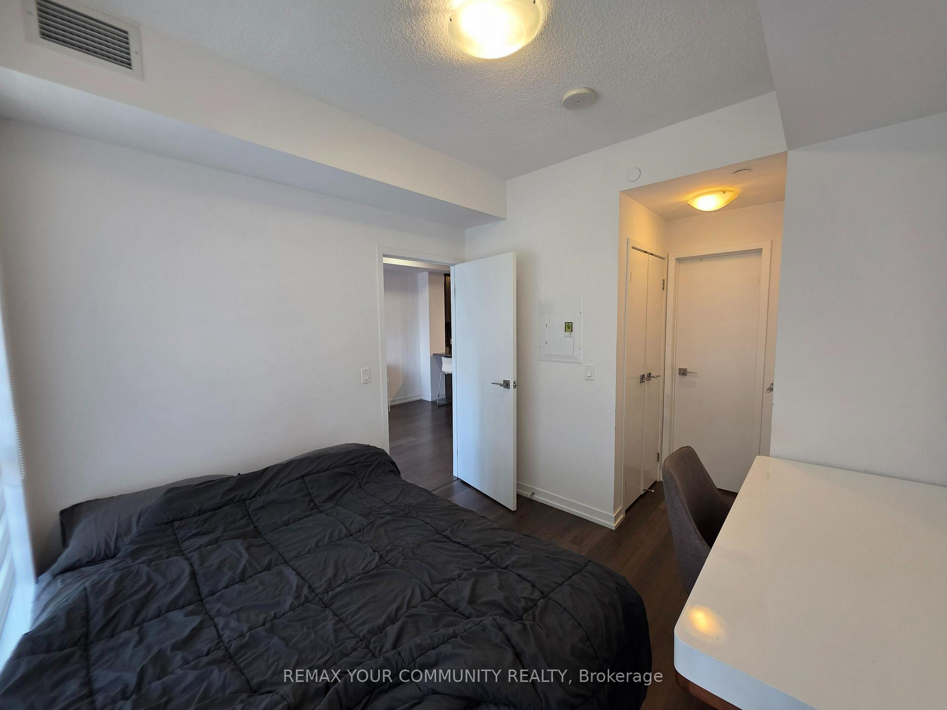 Photo 7 of Unit 1004, 89 Dunfield Avenue, Toronto, Mount Pleasant West — HOMEH