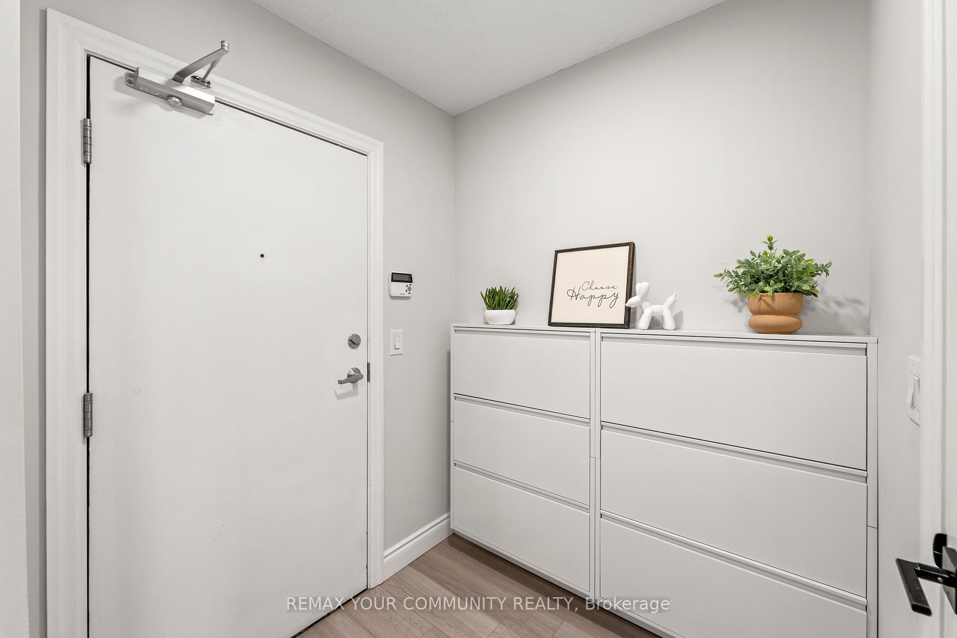 Photo 2 of Unit 609, 1940 Ironstone Drive, Burlington, Uptown — HOMEH