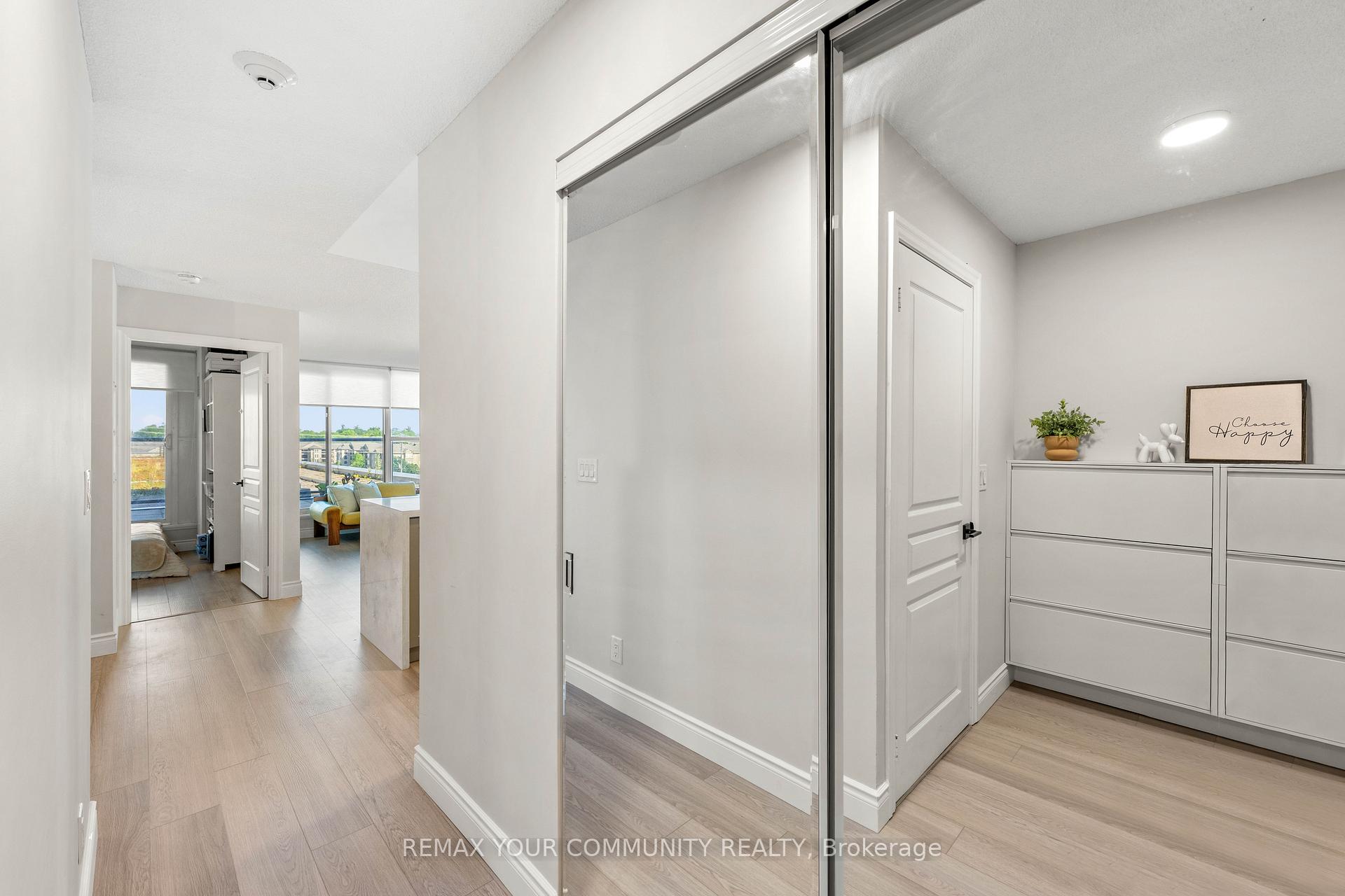 Photo 4 of Unit 609, 1940 Ironstone Drive, Burlington, Uptown — HOMEH