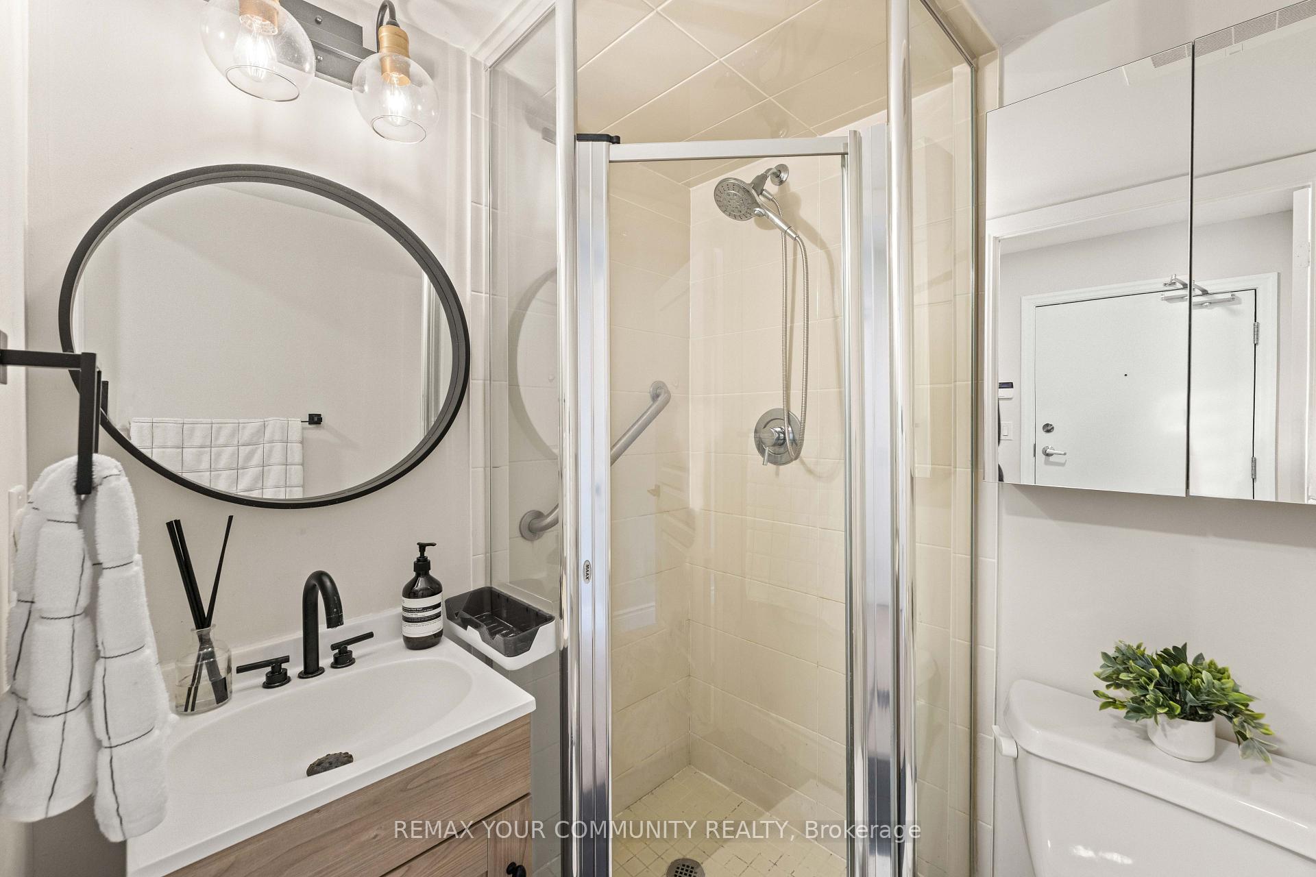 Photo 8 of Unit 609, 1940 Ironstone Drive, Burlington, Uptown — HOMEH