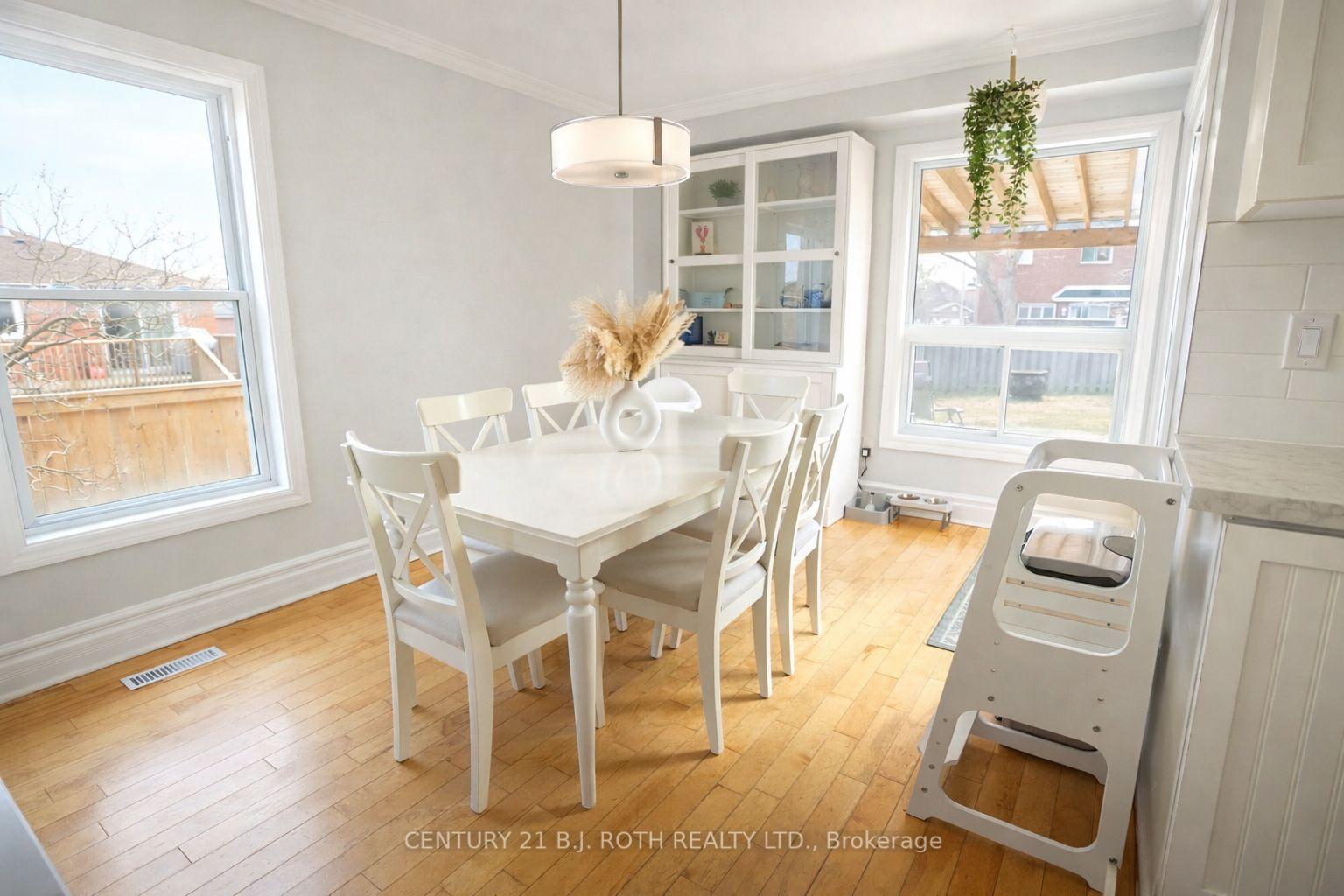 Photo 5 of 9 Laidlaw Drive N, Barrie, West Bayfield — HOMEH