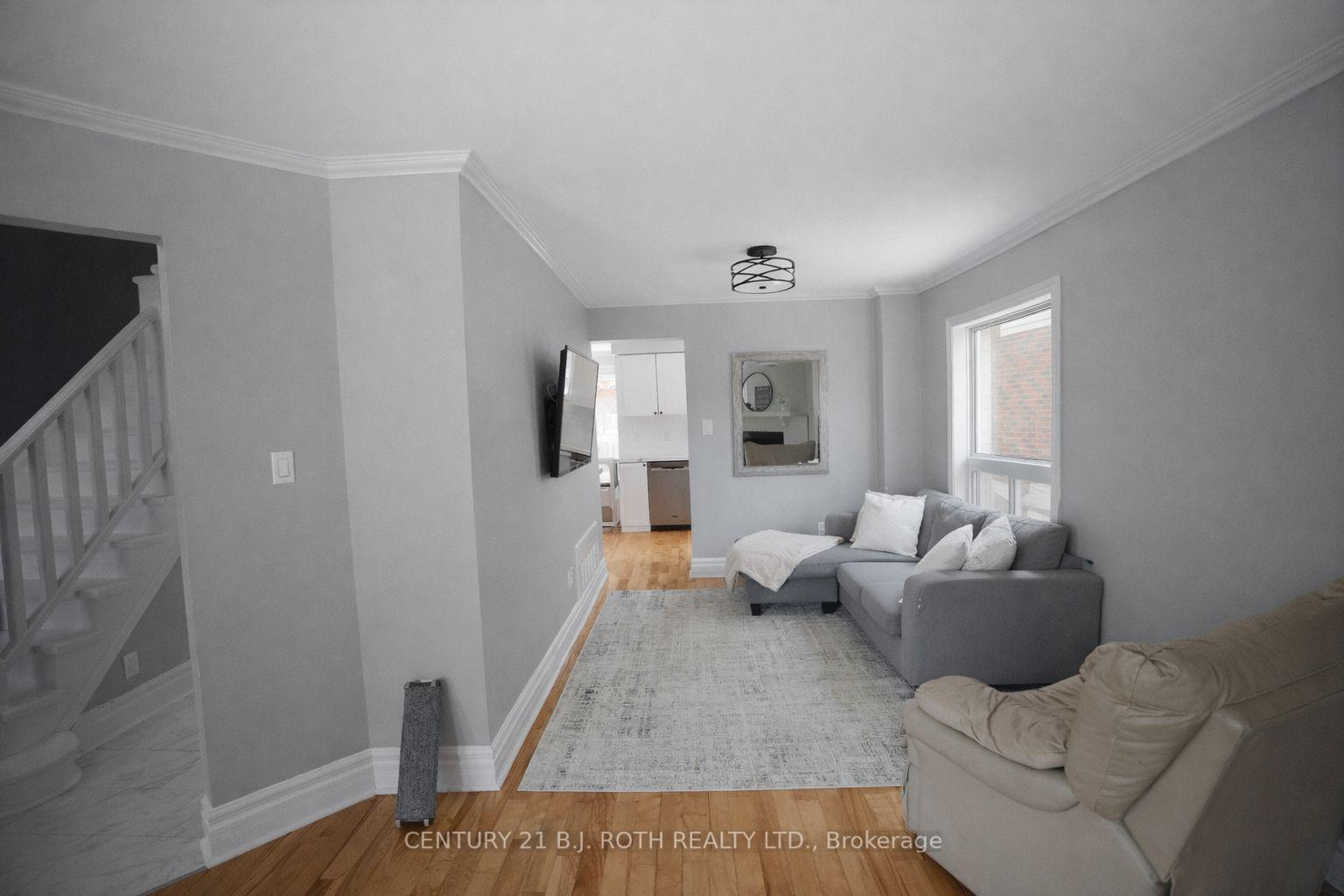 Photo 12 of 9 Laidlaw Drive N, Barrie, West Bayfield — HOMEH