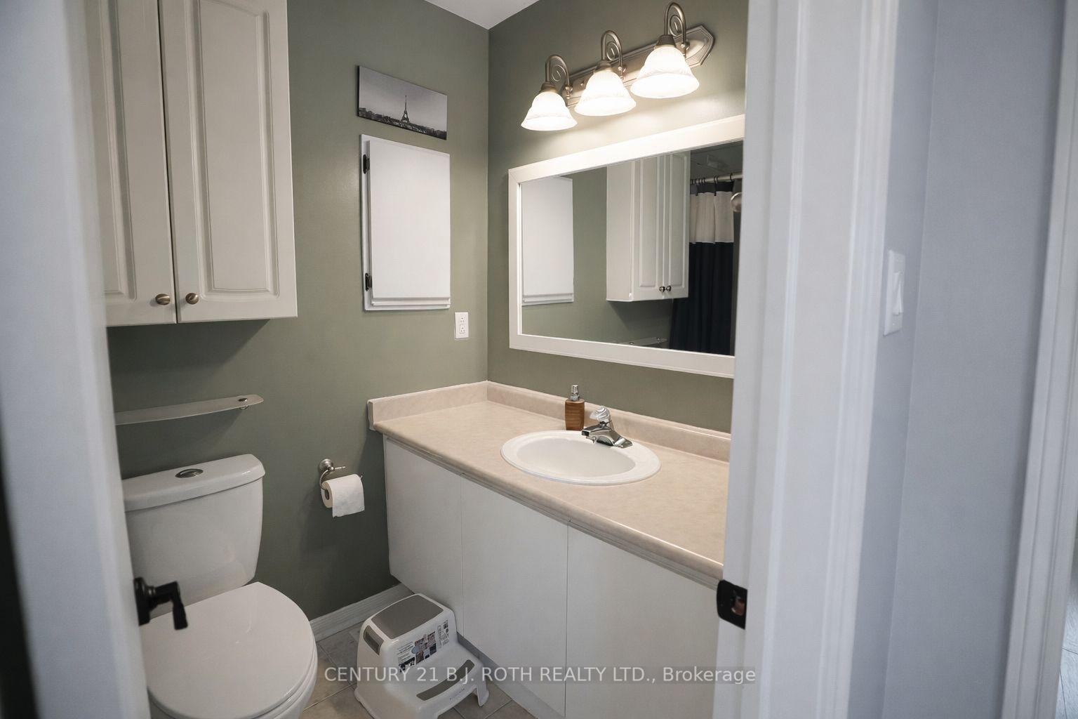 Photo 14 of 9 Laidlaw Drive N, Barrie, West Bayfield — HOMEH