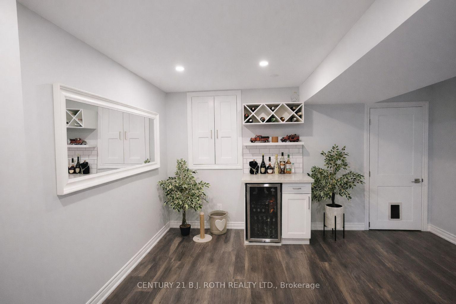 Photo 29 of 9 Laidlaw Drive N, Barrie, West Bayfield — HOMEH