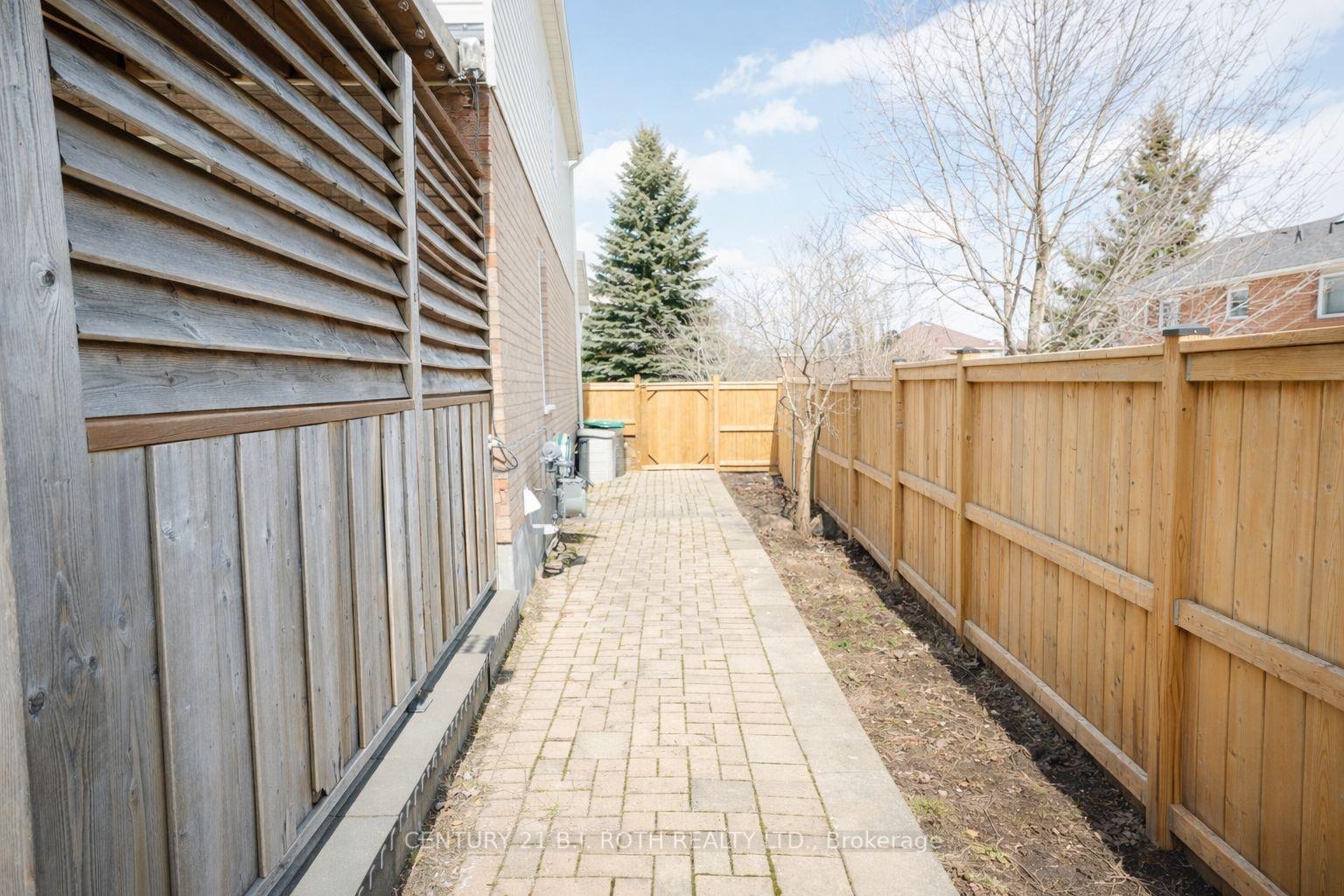 Photo 33 of 9 Laidlaw Drive N, Barrie, West Bayfield — HOMEH