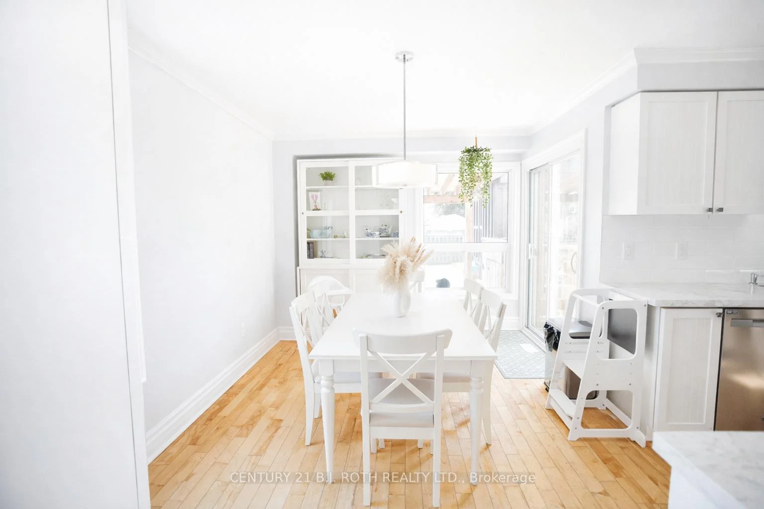 Photo 34 of 9 Laidlaw Drive N, Barrie, West Bayfield — HOMEH