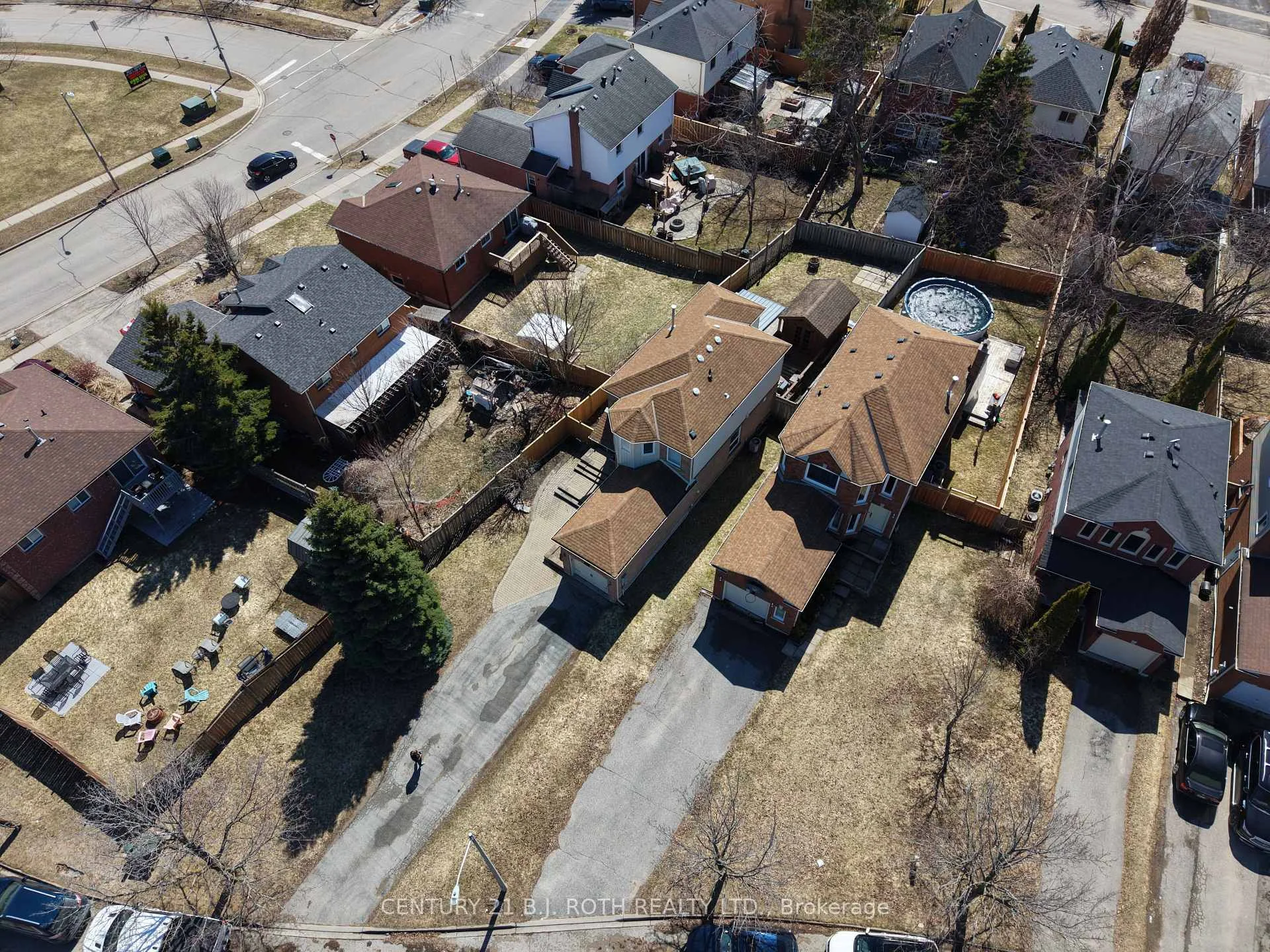 Photo 40 of 9 Laidlaw Drive N, Barrie, West Bayfield — HOMEH