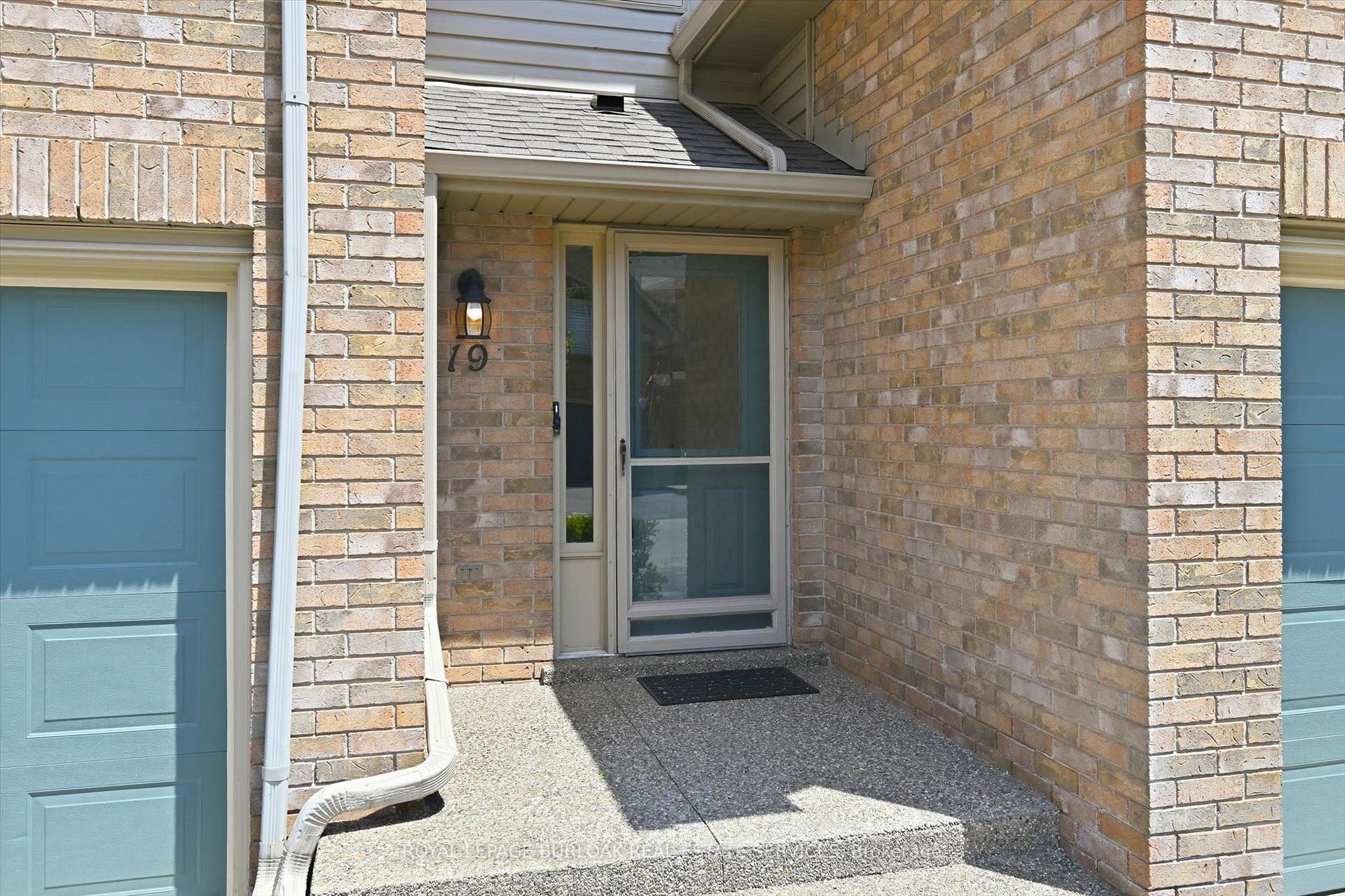 Photo 2 of Unit 19, 3333 New Street, Burlington, Roseland — HOMEH