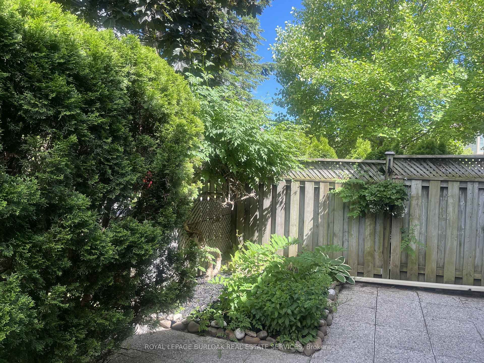 Photo 4 of Unit 19, 3333 New Street, Burlington, Roseland — HOMEH