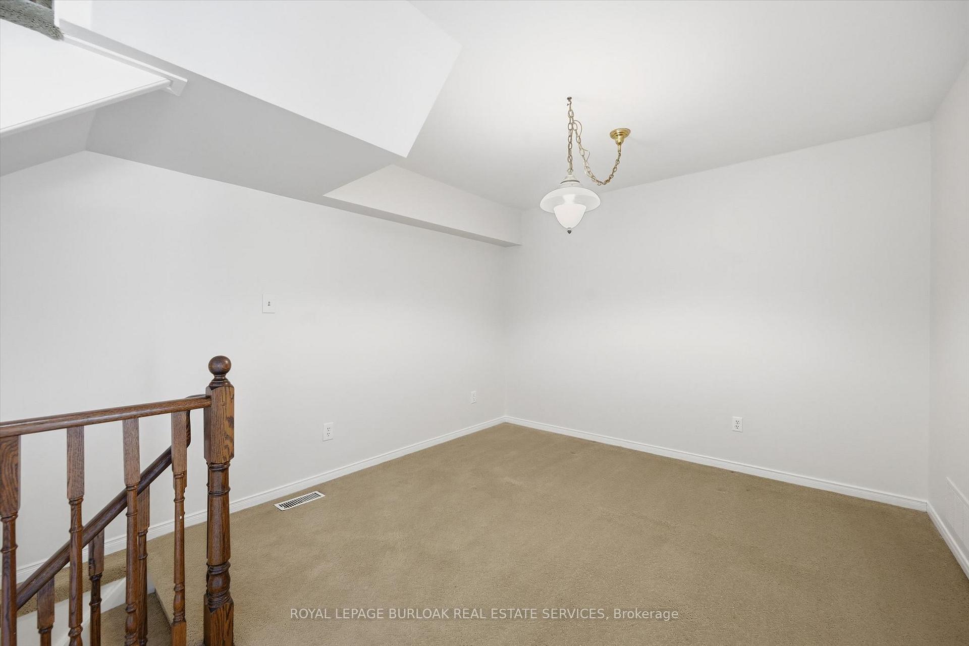 Photo 11 of Unit 19, 3333 New Street, Burlington, Roseland — HOMEH