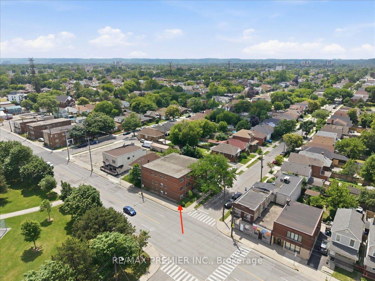 Photo 2 of 280 Weir Street N, Hamilton, Homeside — HOMEH