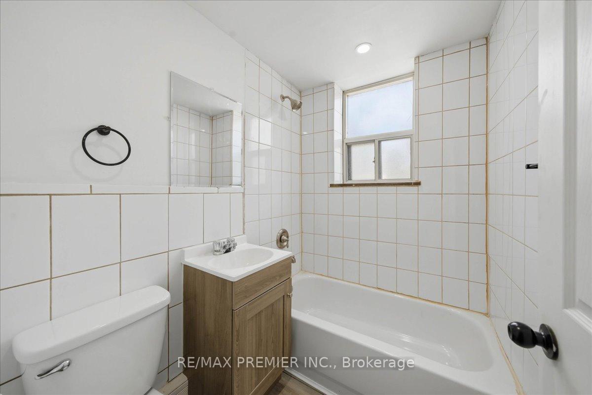 Photo 12 of 280 Weir Street N, Hamilton, Homeside — HOMEH