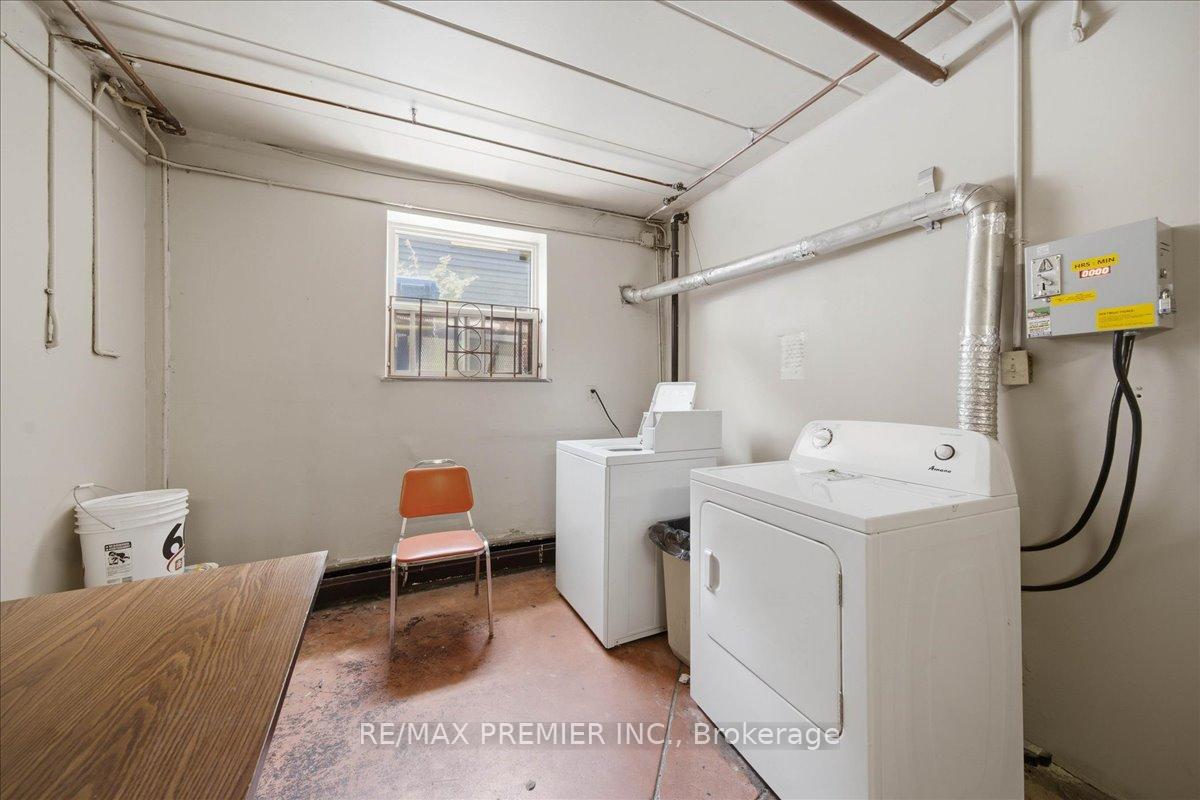 Photo 16 of 280 Weir Street N, Hamilton, Homeside — HOMEH