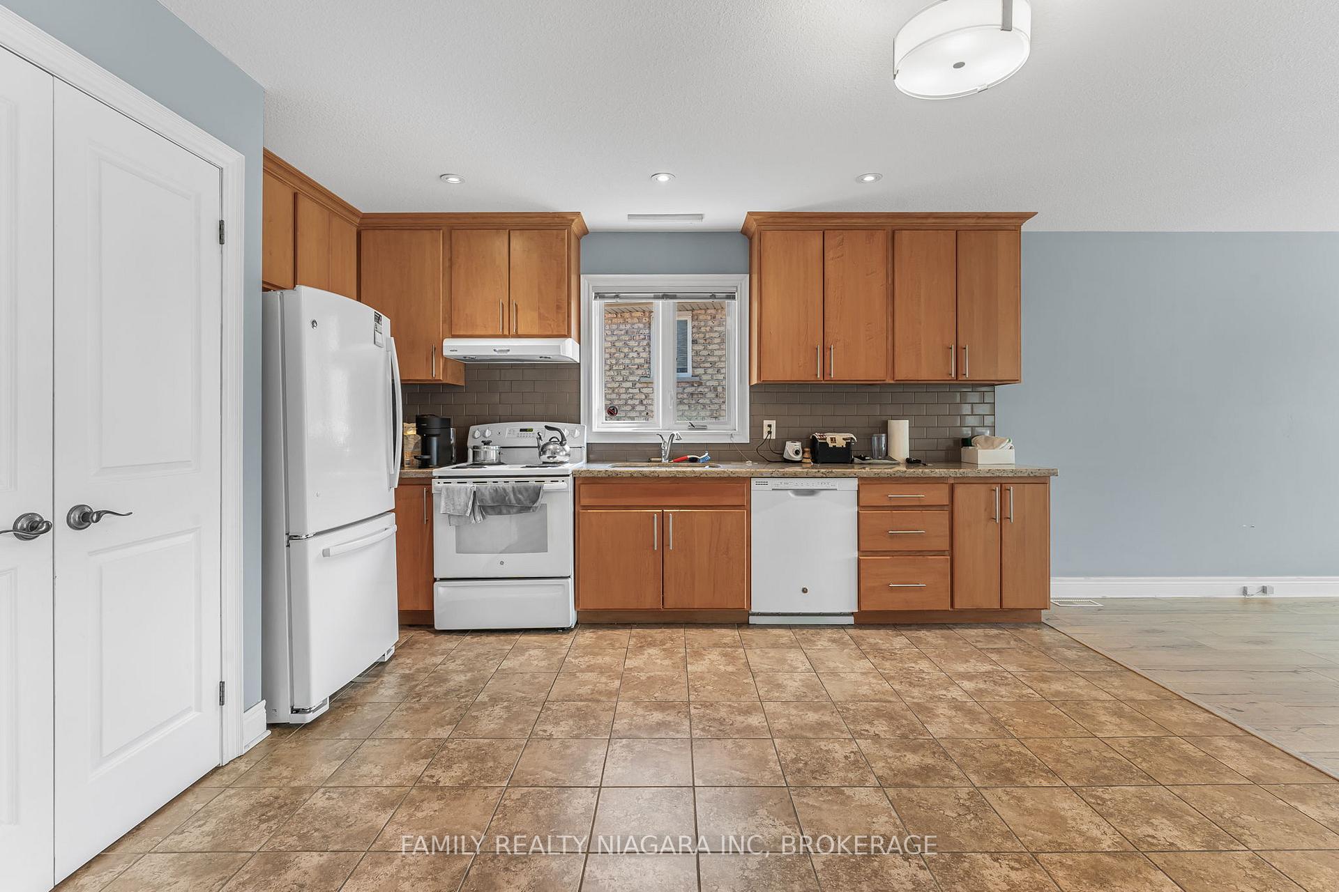 Photo 7 of 2715 Portage Road, Niagara Falls, Church's Lane — HOMEH