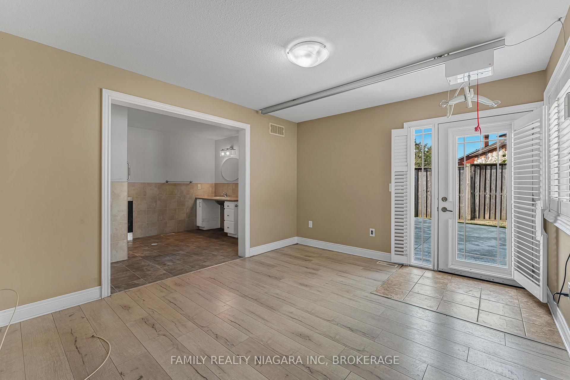 Photo 9 of 2715 Portage Road, Niagara Falls, Church's Lane — HOMEH