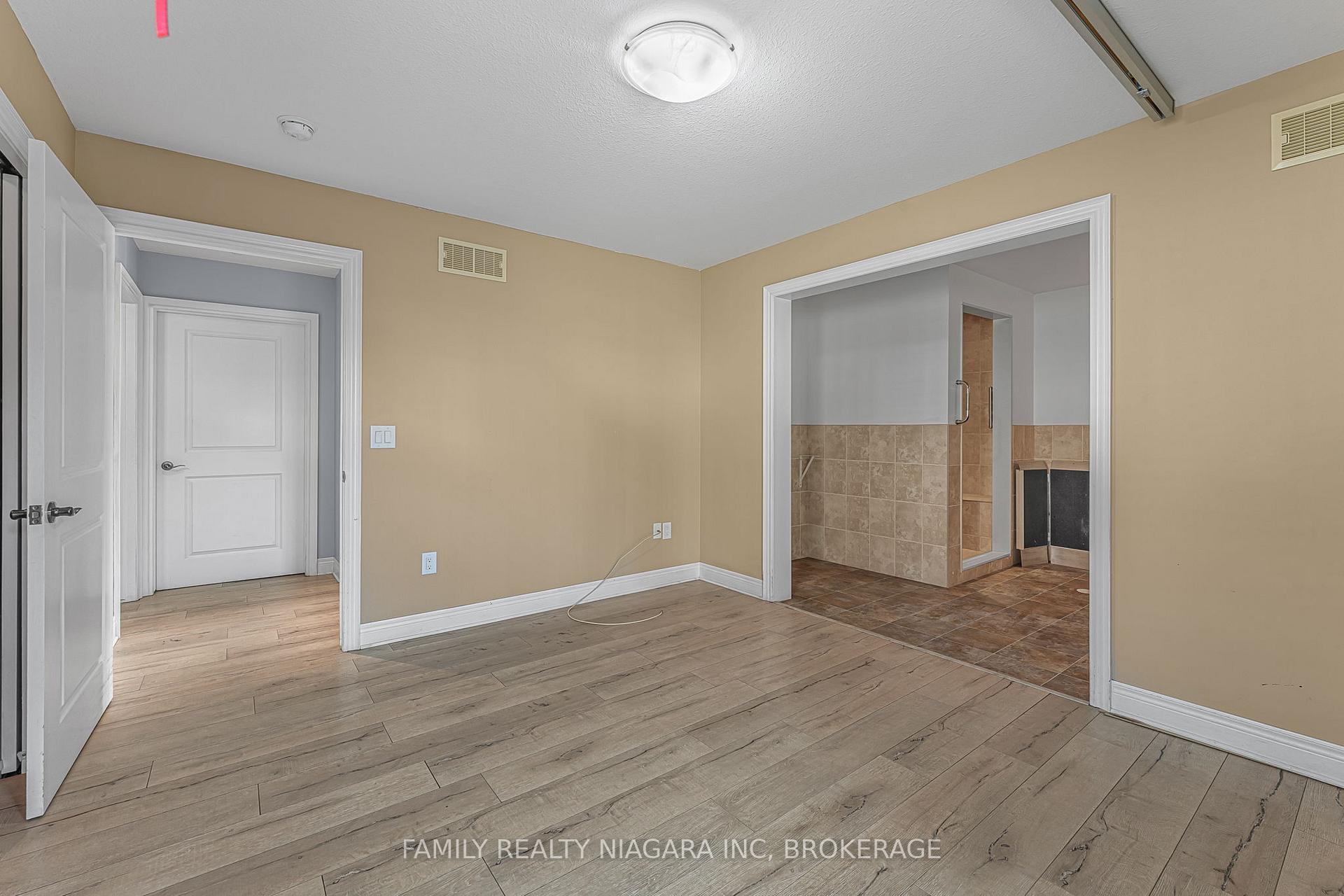 Photo 10 of 2715 Portage Road, Niagara Falls, Church's Lane — HOMEH