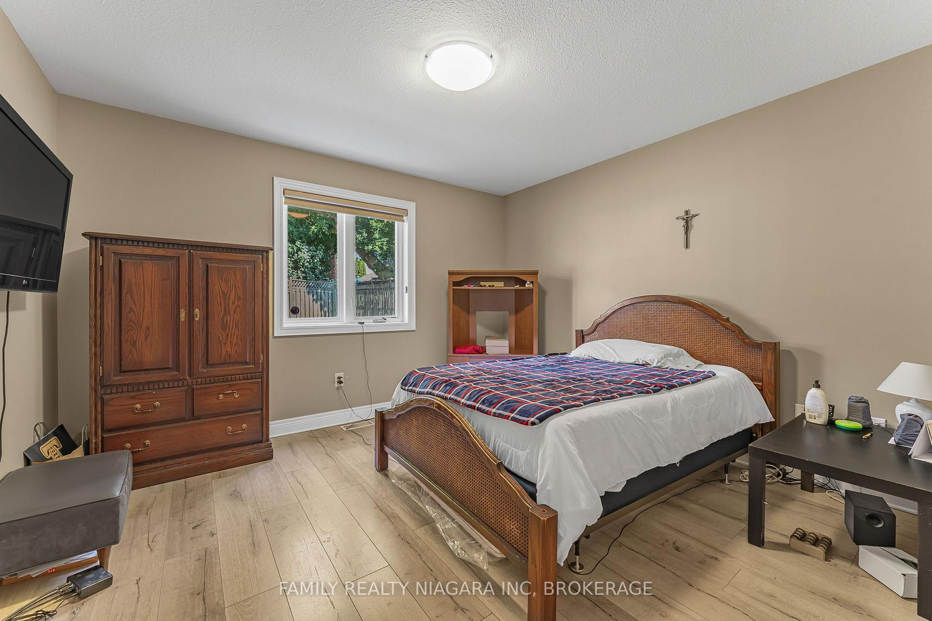 Photo 15 of 2715 Portage Road, Niagara Falls, Church's Lane — HOMEH