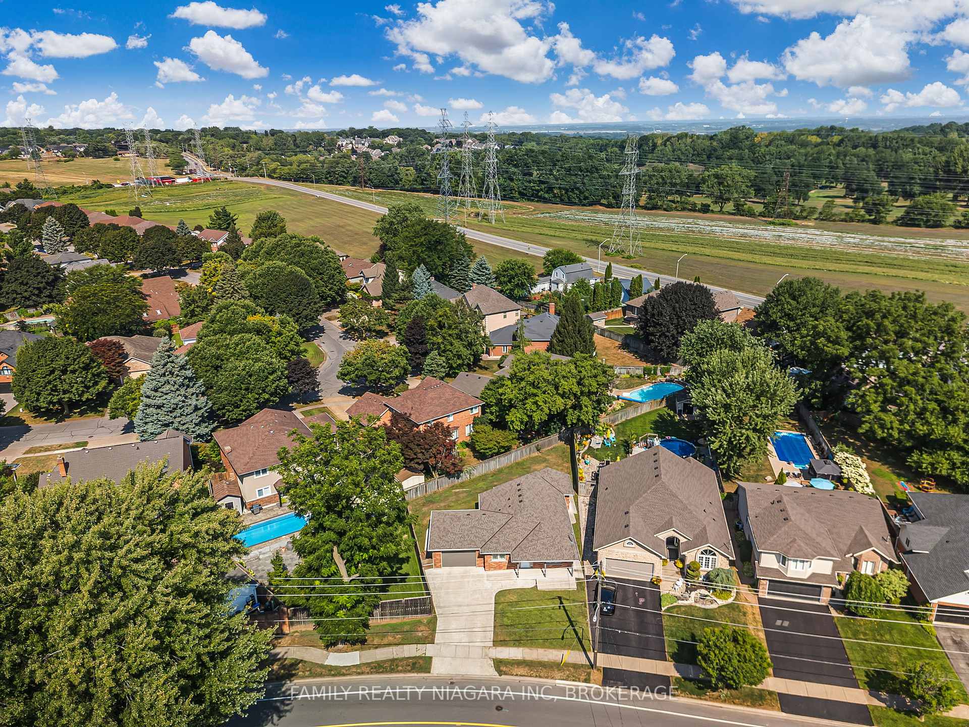 Photo 36 of 2715 Portage Road, Niagara Falls, Church's Lane — HOMEH