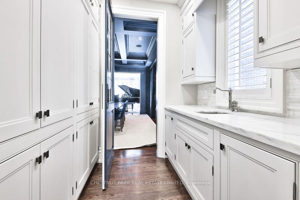 Photo 8 of 182 St Leonard's Avenue, North York, Bridle Path-Sunnybrook-York Mills — HOMEH