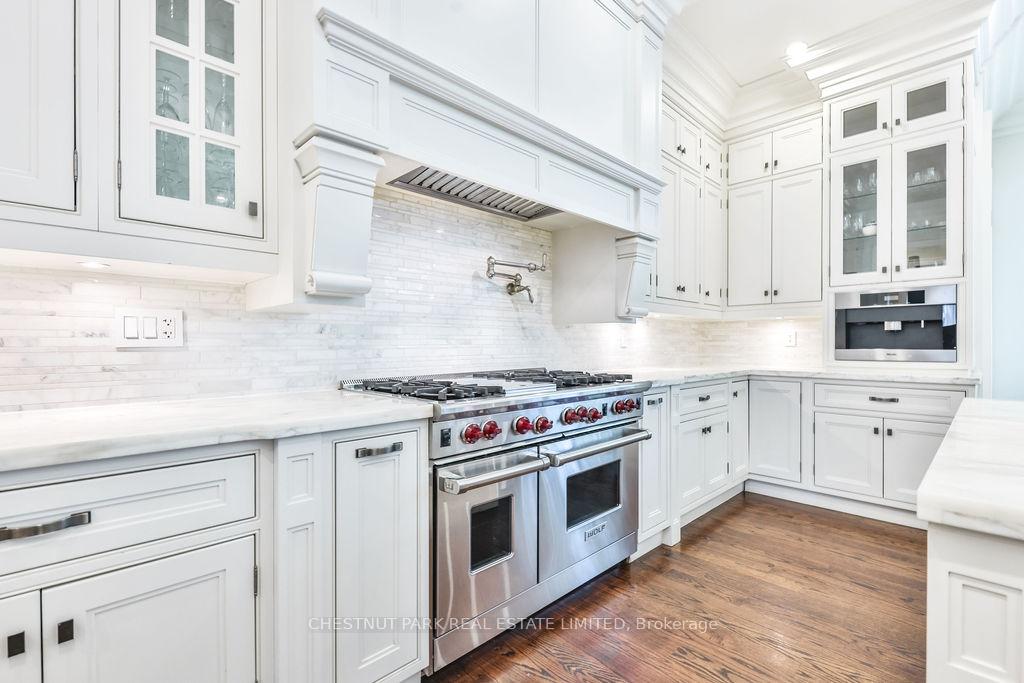 Photo 11 of 182 St Leonard's Avenue, North York, Bridle Path-Sunnybrook-York Mills — HOMEH