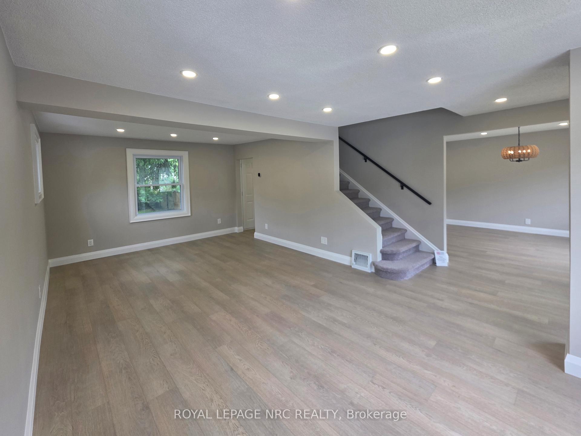 Photo 2 of 6486 Culp Street, Niagara Falls, Dorchester — HOMEH