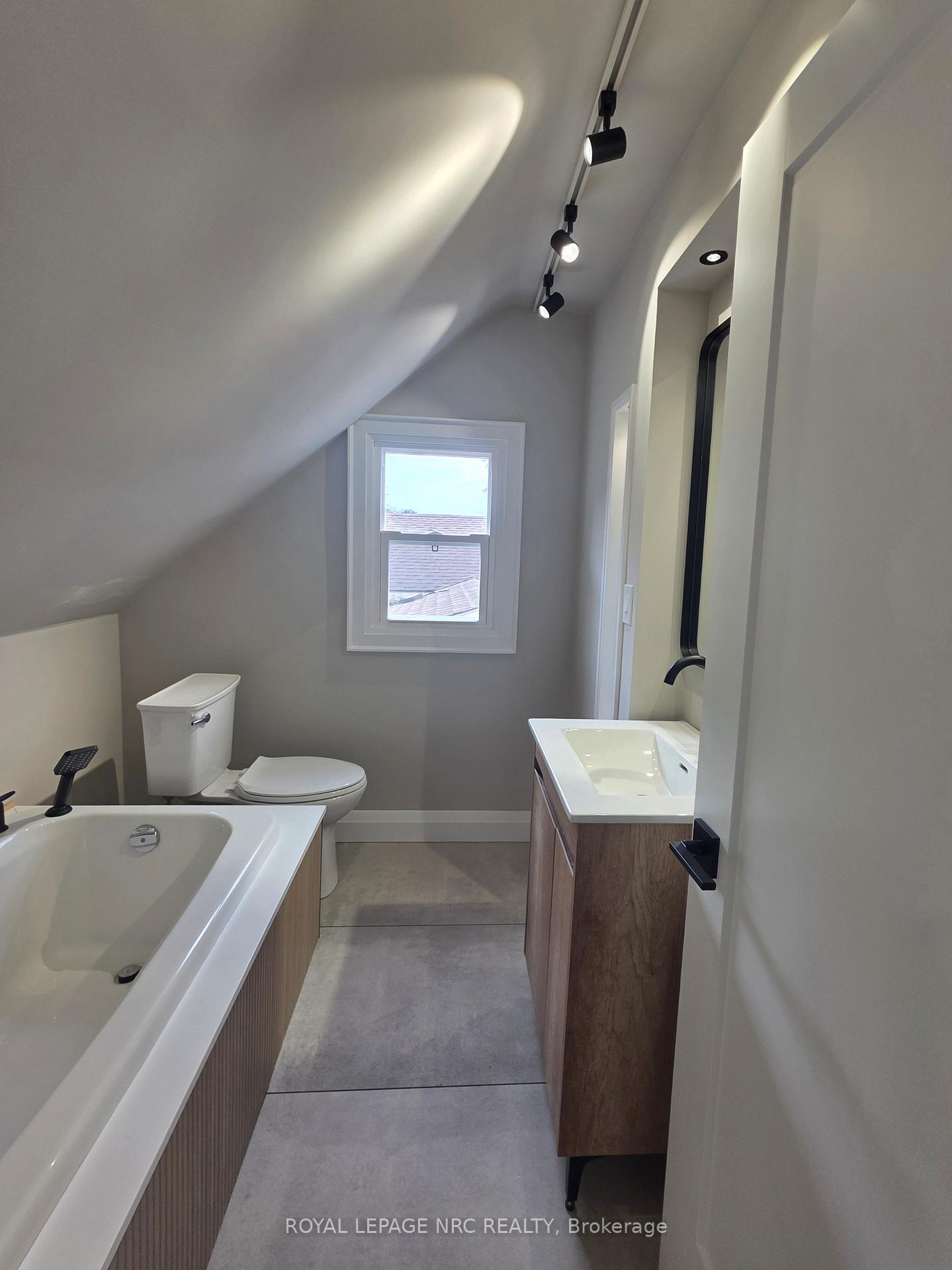Photo 17 of 6486 Culp Street, Niagara Falls, Dorchester — HOMEH