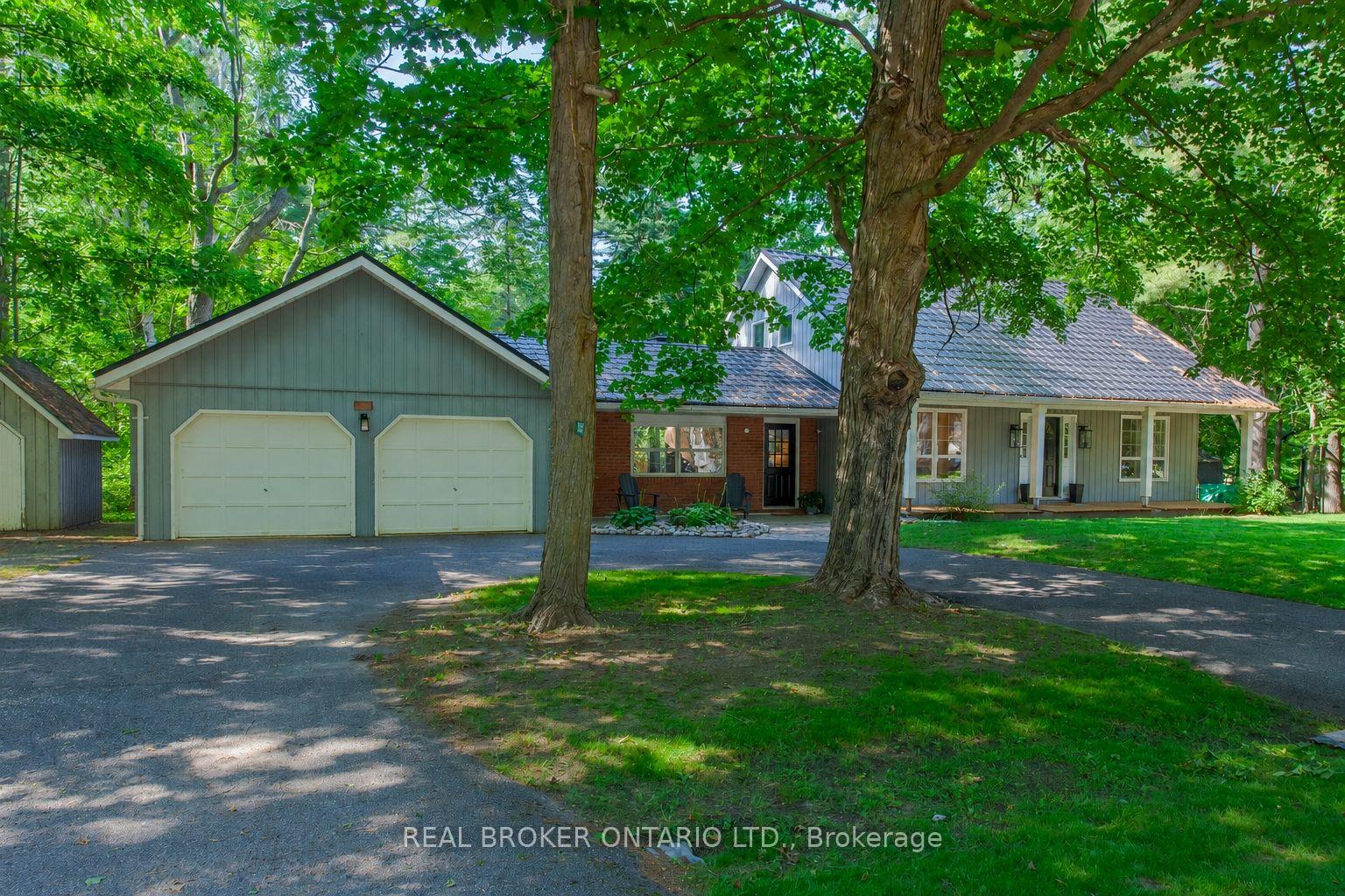 Front of 1880 Glen Oak Lane