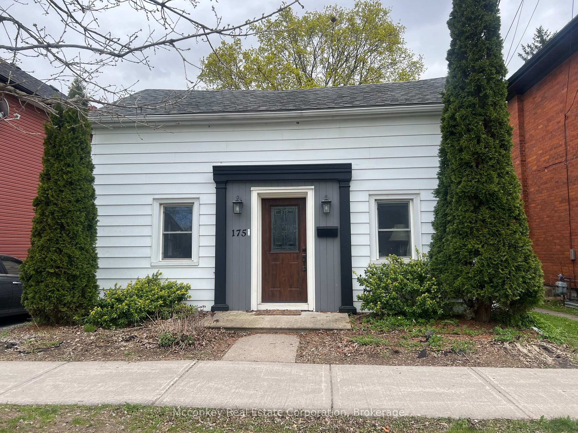 Front of 175 Douro Street