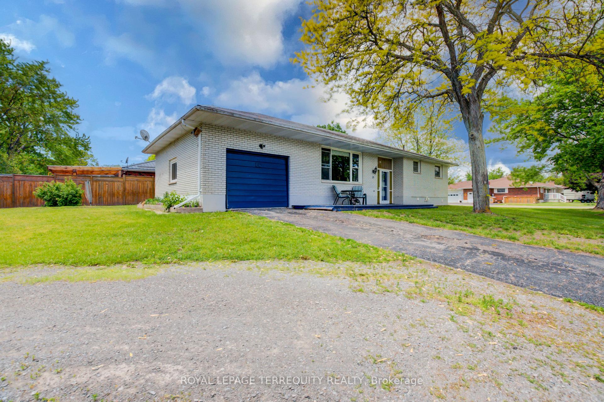 Photo 1 of 35 Tanner Road, Trent Hills, Campbellford — HOMEH