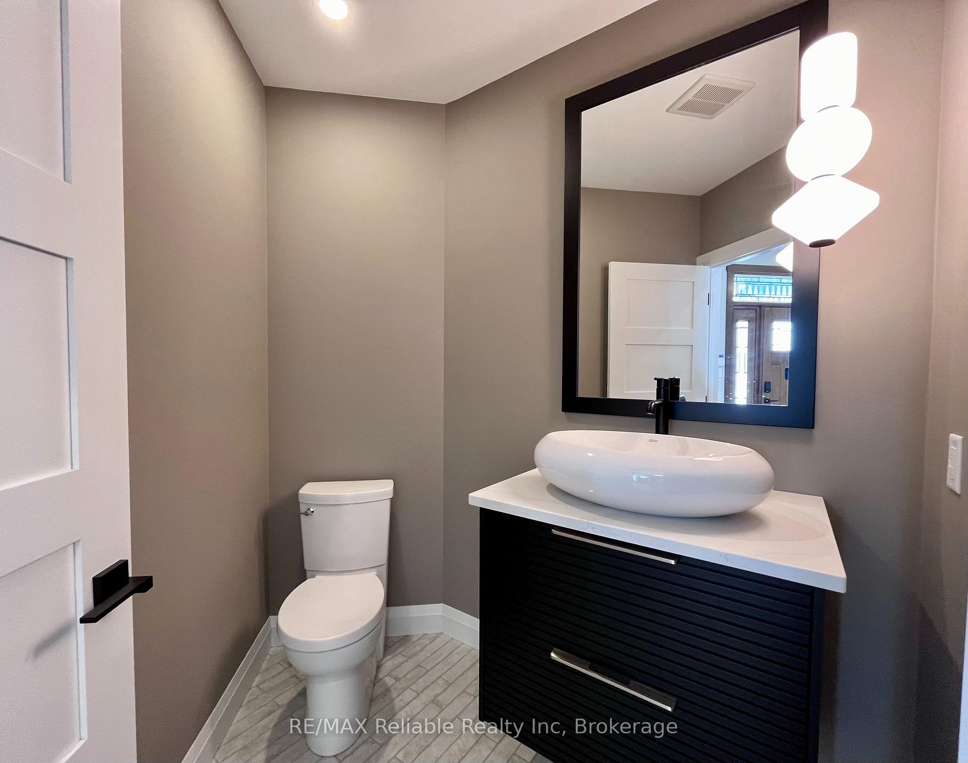 Photo 6 of 73590 Irene Crescent, Bluewater, Hay — HOMEH