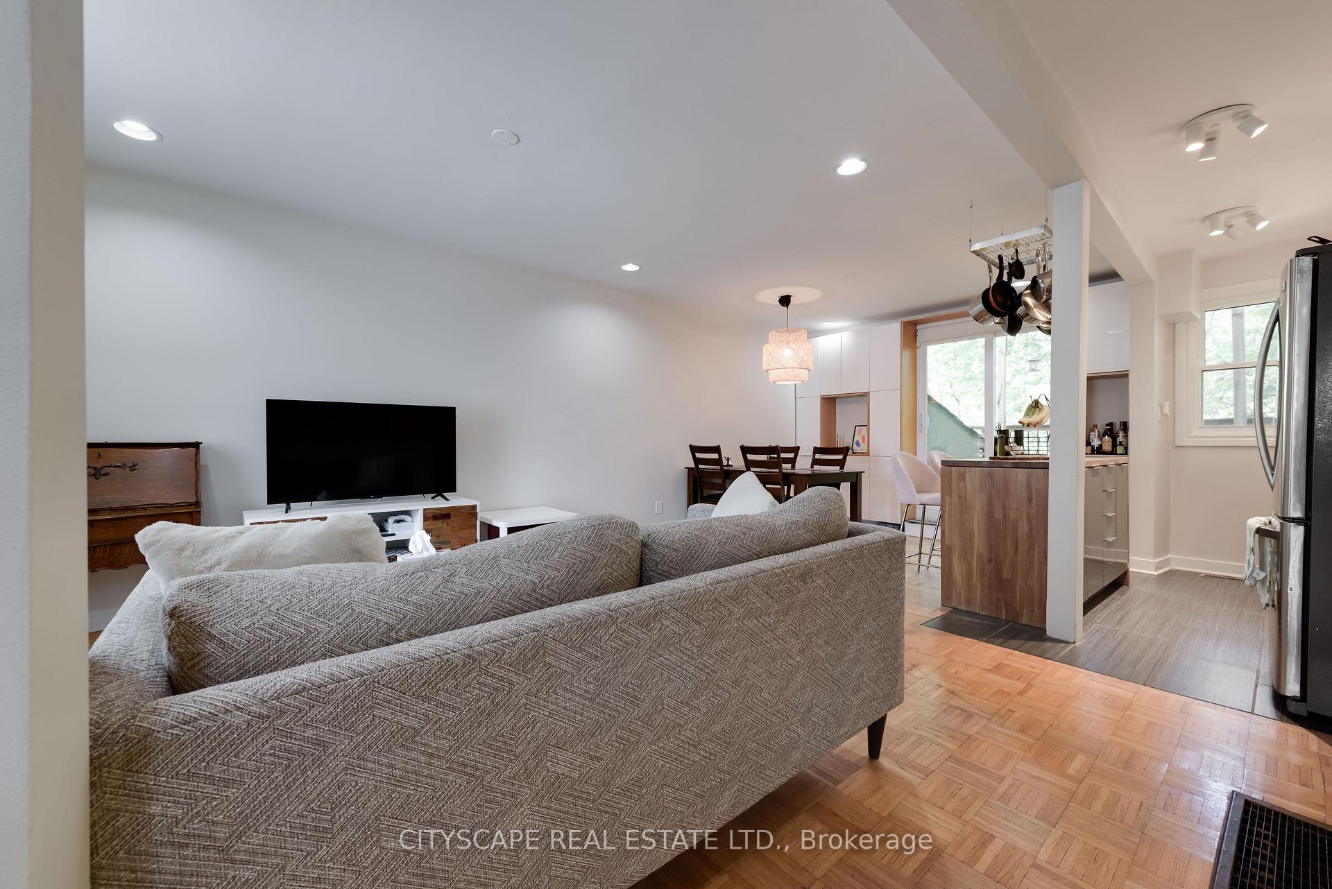 Photo 2 of Unit Upper, 193 Coxwell Avenue, Toronto, Woodbine Corridor — HOMEH