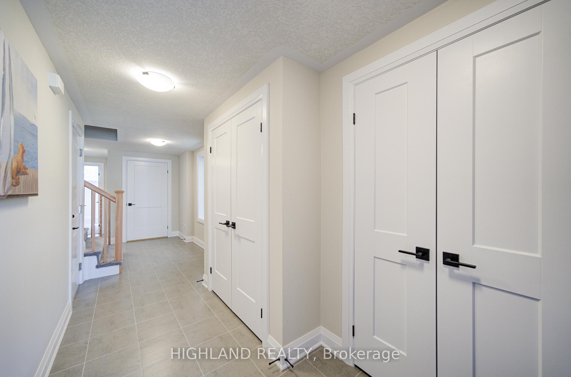 Photo 2 of 565 Balsam Poplar Street, Waterloo, Columbia Forest/Clair Hills — HOMEH