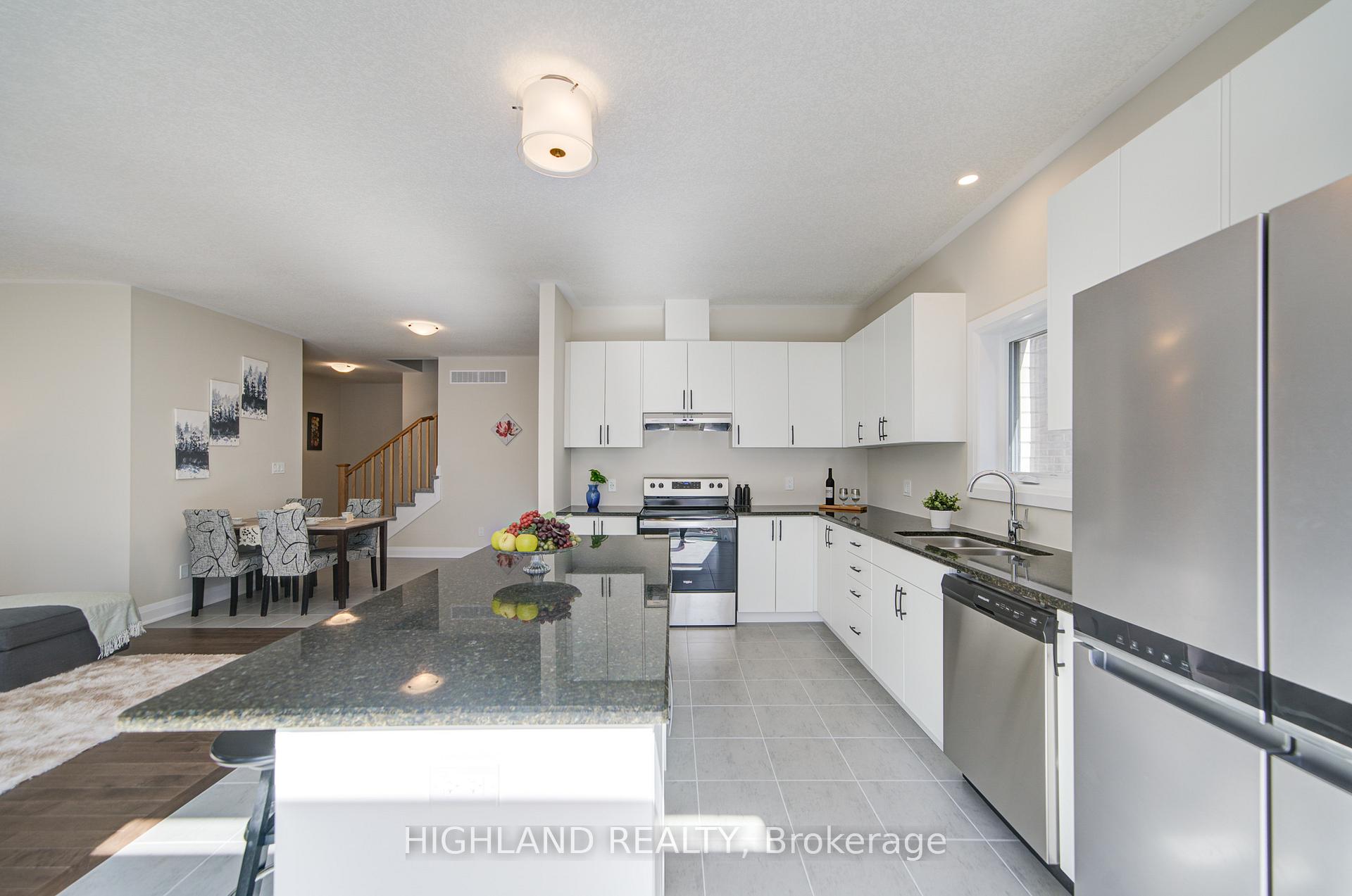 Photo 11 of 565 Balsam Poplar Street, Waterloo, Columbia Forest/Clair Hills — HOMEH