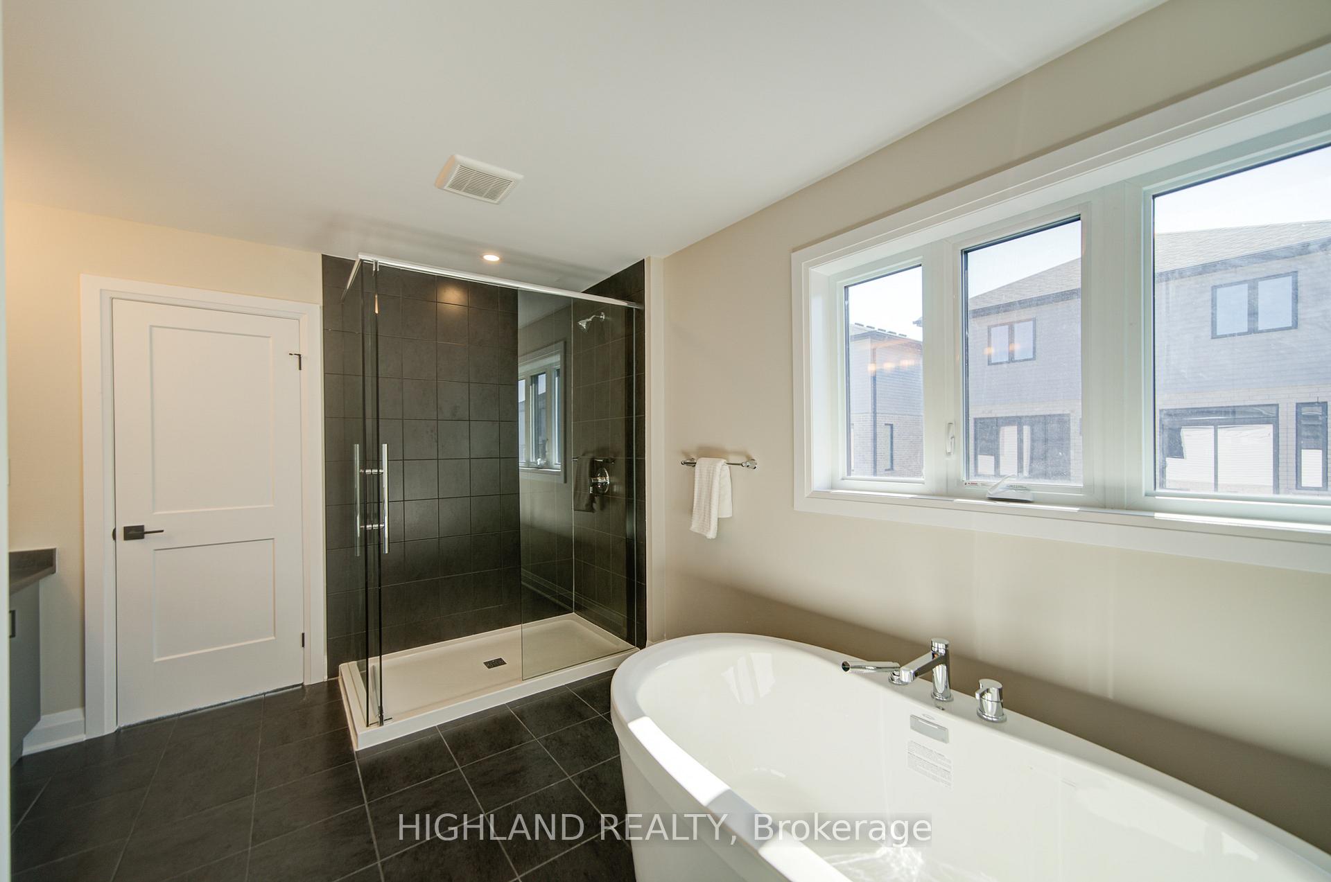Photo 17 of 565 Balsam Poplar Street, Waterloo, Columbia Forest/Clair Hills — HOMEH