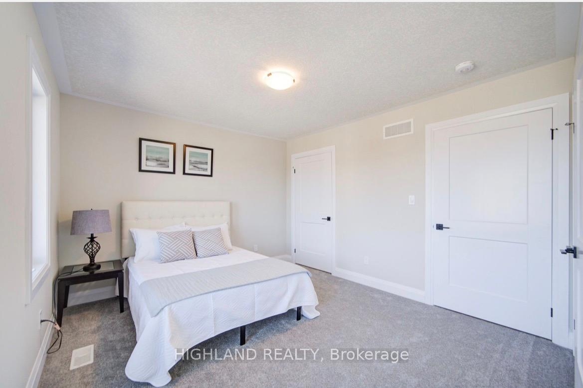 Photo 25 of 565 Balsam Poplar Street, Waterloo, Columbia Forest/Clair Hills — HOMEH