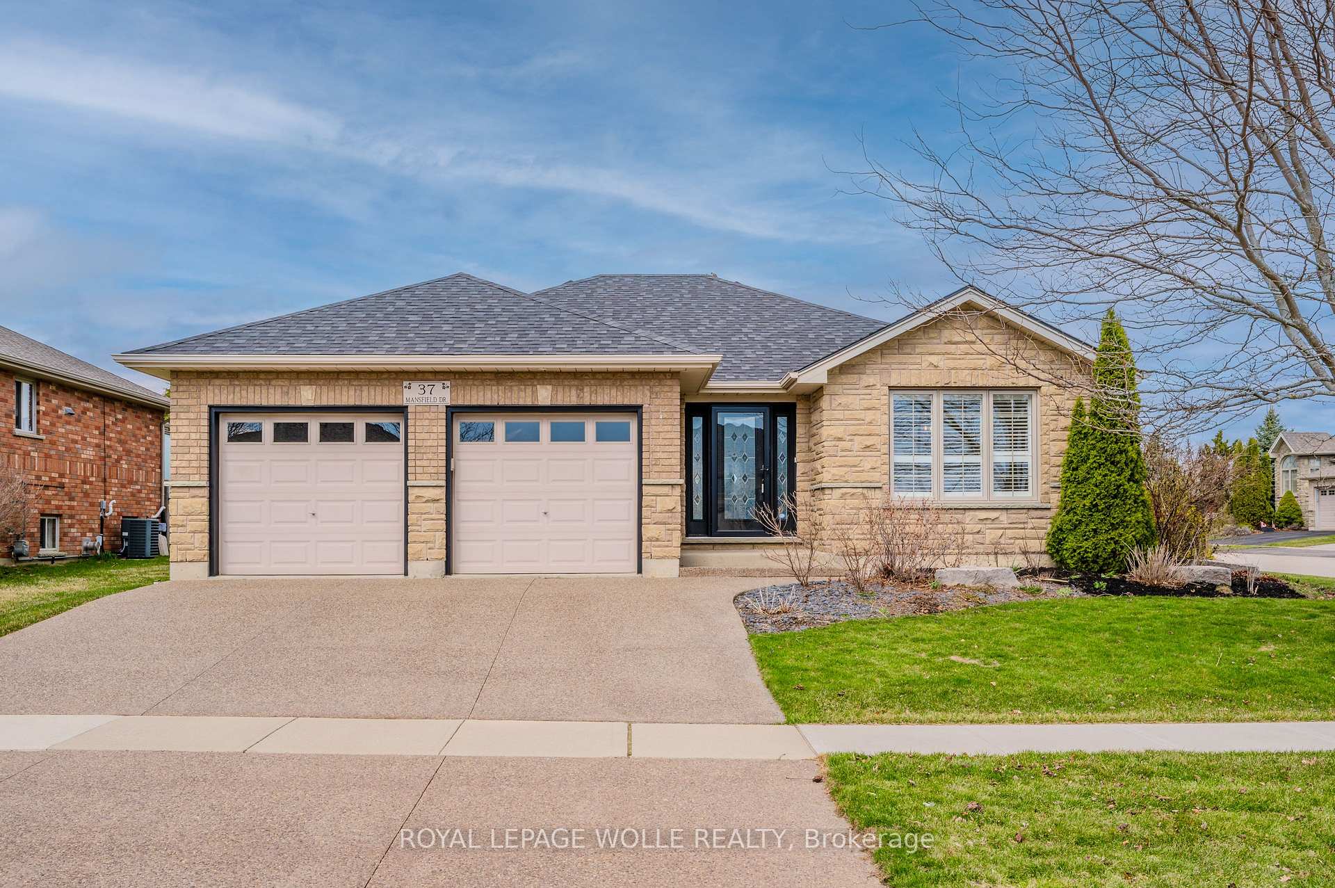 Photo 1 of 37 Mansfield Drive, Brant, Brantford Twp — HOMEH