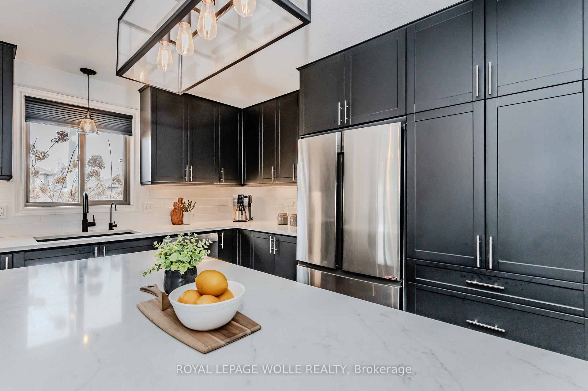 Photo 12 of 37 Mansfield Drive, Brant, Brantford Twp — HOMEH