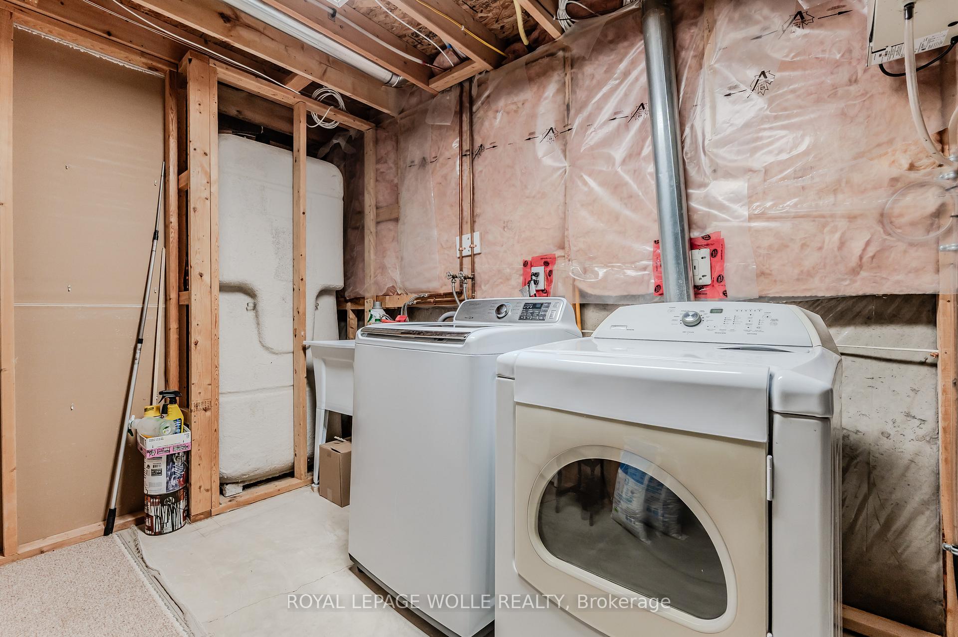 Photo 33 of 37 Mansfield Drive, Brant, Brantford Twp — HOMEH