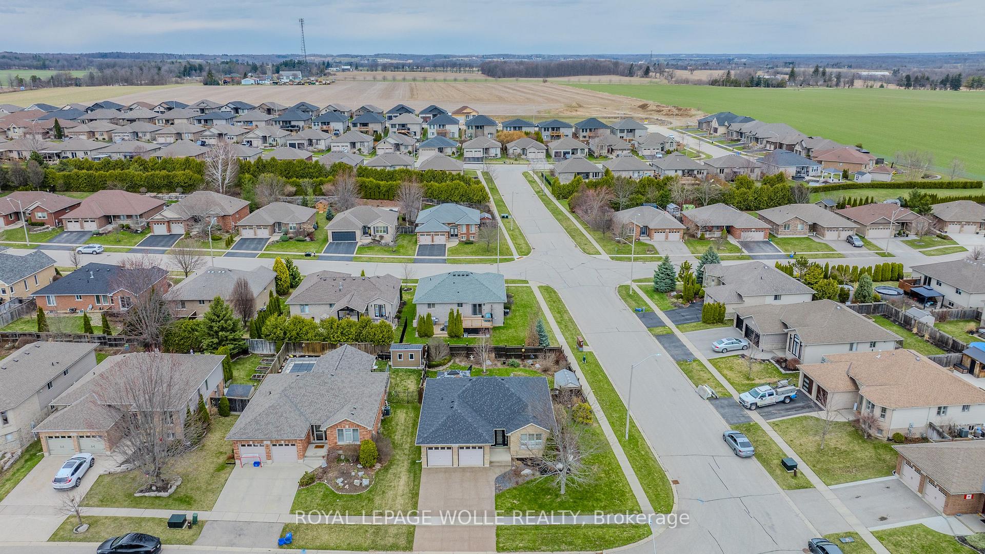 Photo 41 of 37 Mansfield Drive, Brant, Brantford Twp — HOMEH