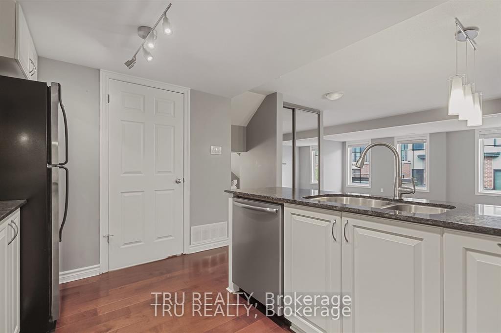 Photo 11 of Unit 19, 122 Lindenshade Drive, Ottawa, Barrhaven - Strandherd — HOMEH