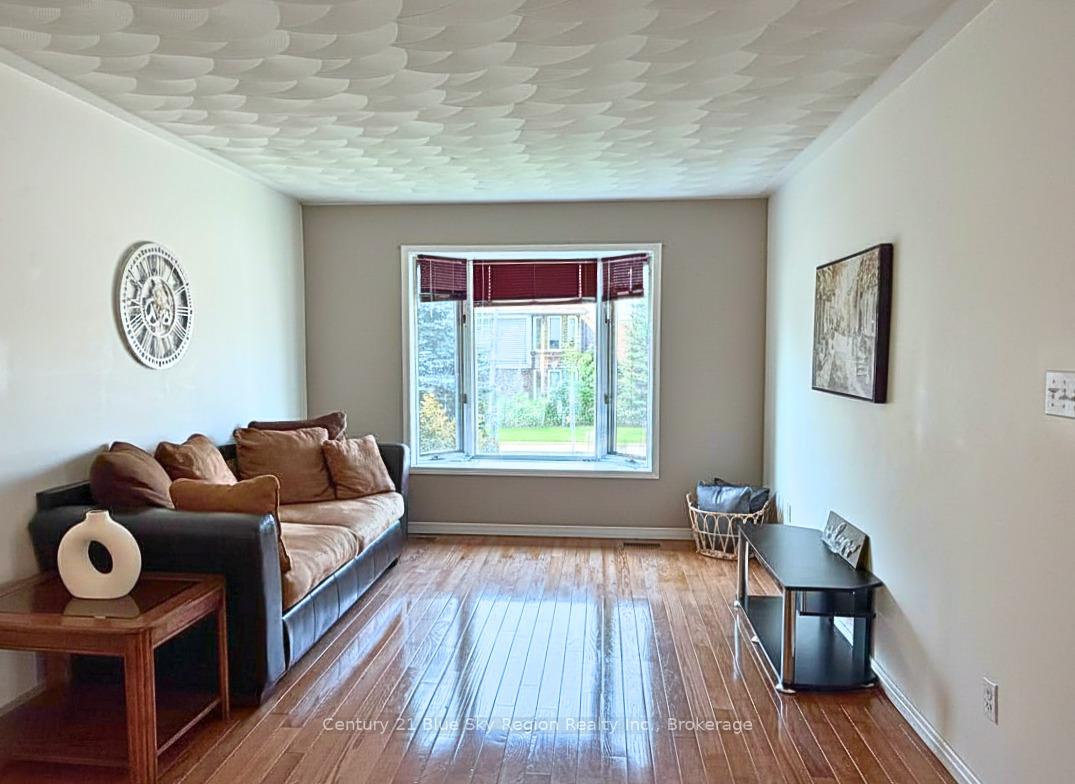 Photo 3 of 170 Cloverbrae Crescent, North Bay, Ferris — HOMEH