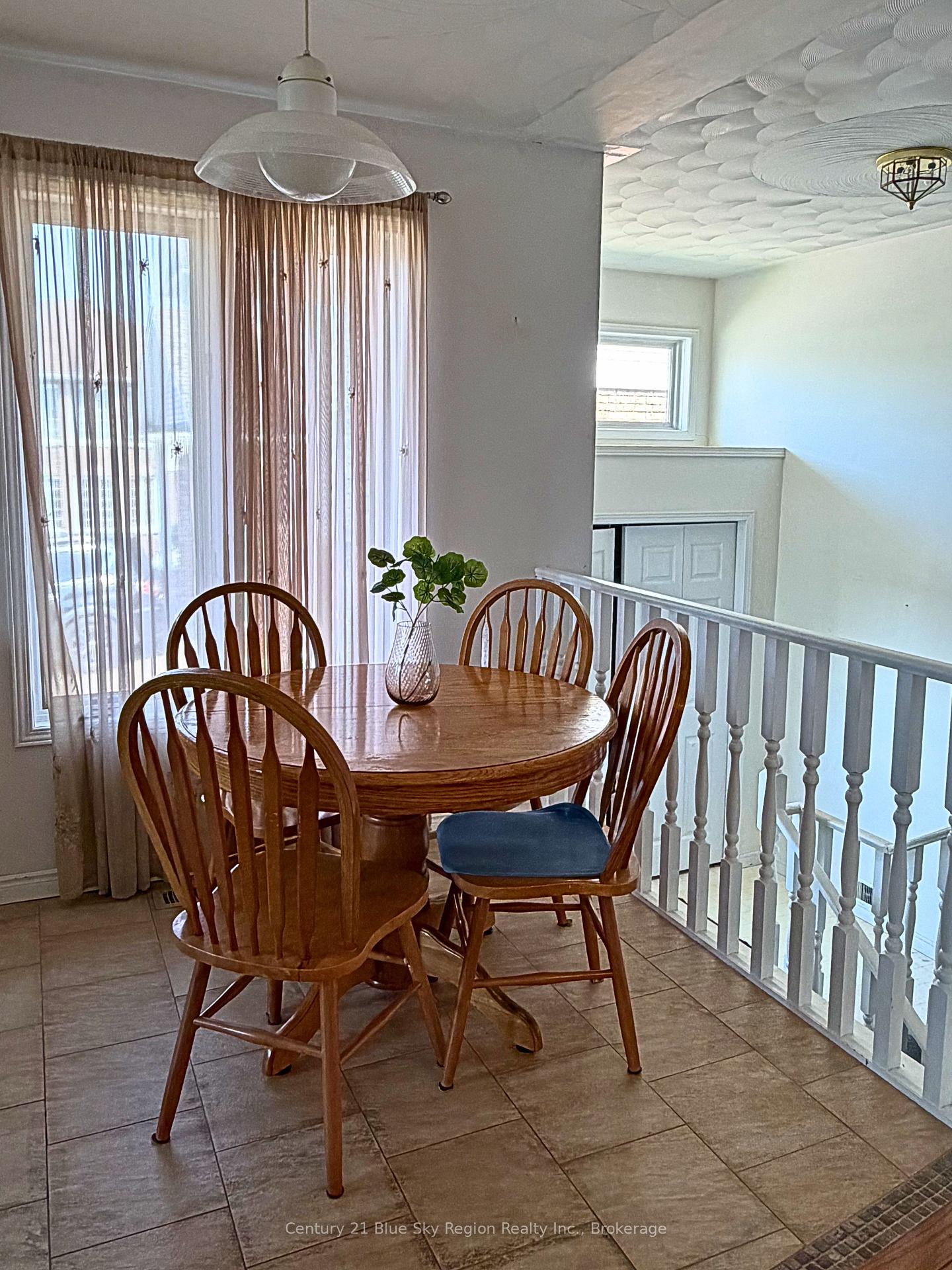 Photo 4 of 170 Cloverbrae Crescent, North Bay, Ferris — HOMEH
