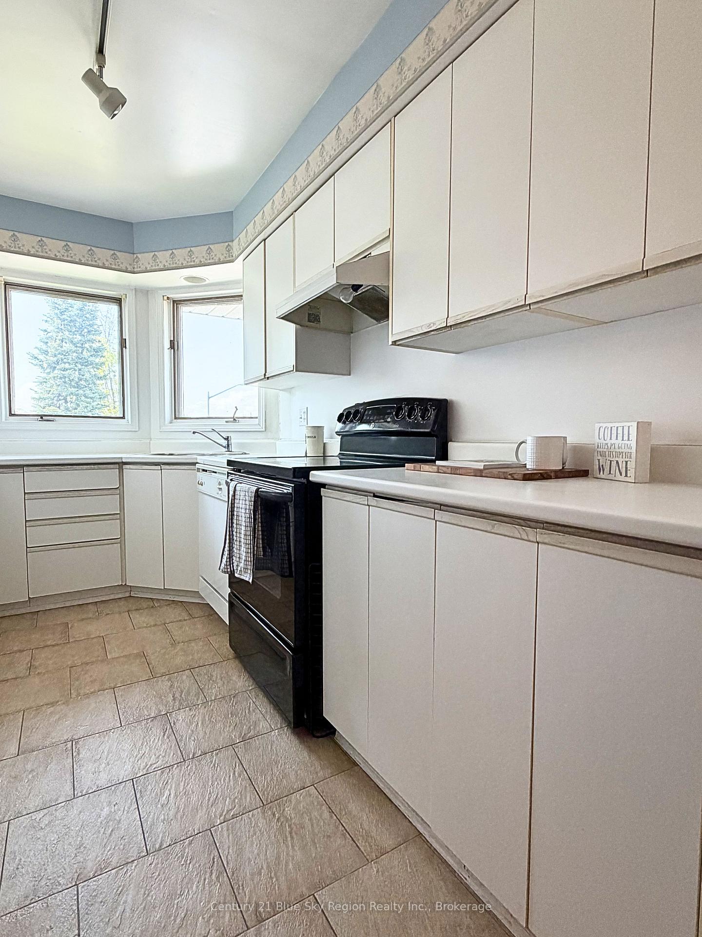 Photo 8 of 170 Cloverbrae Crescent, North Bay, Ferris — HOMEH