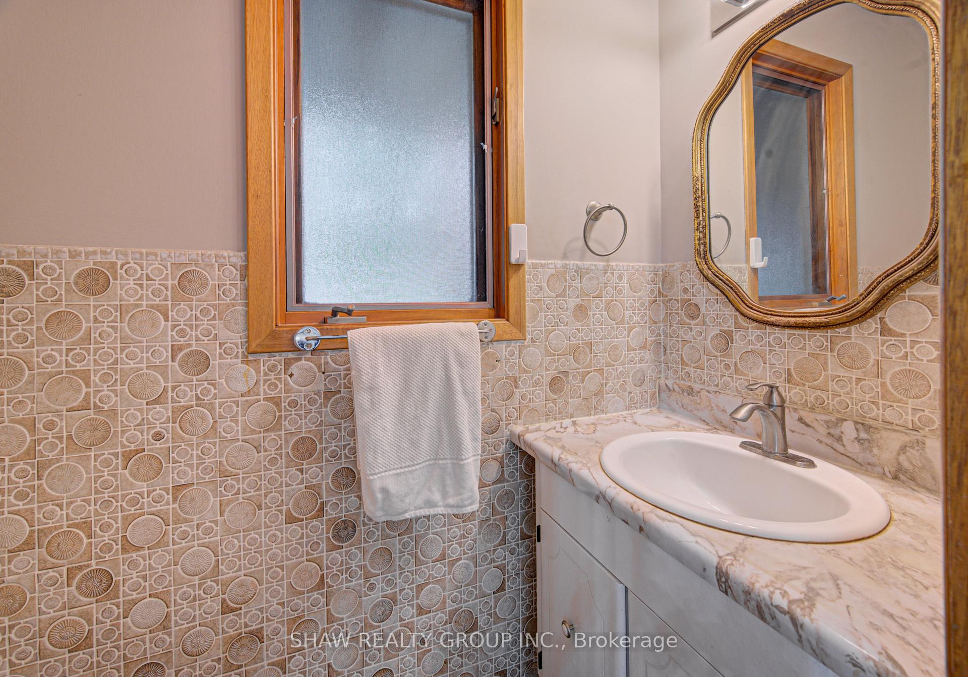 Photo 12 of 128 Pollock Avenue, Cambridge, Alison — HOMEH