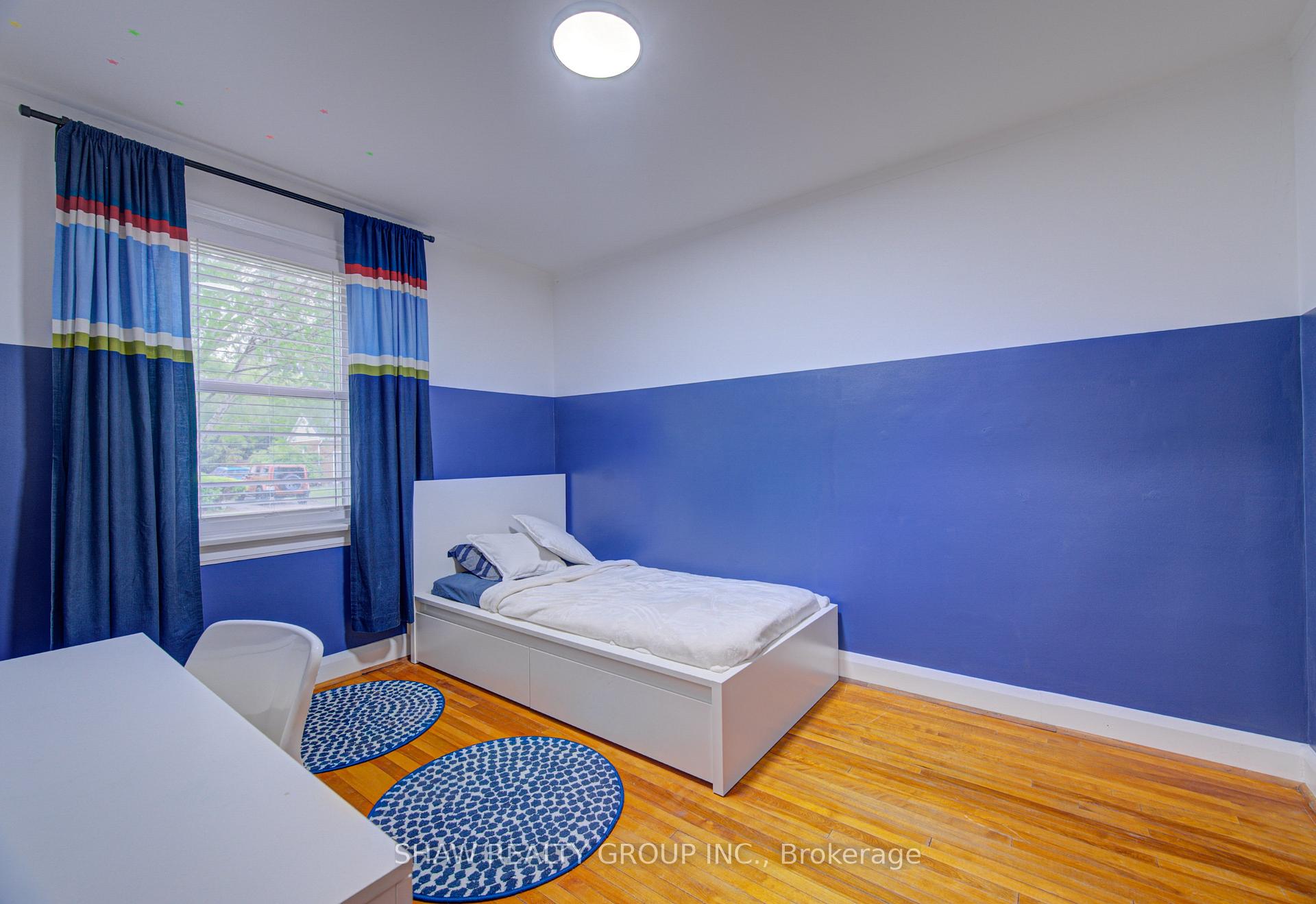 Photo 15 of 128 Pollock Avenue, Cambridge, Alison — HOMEH
